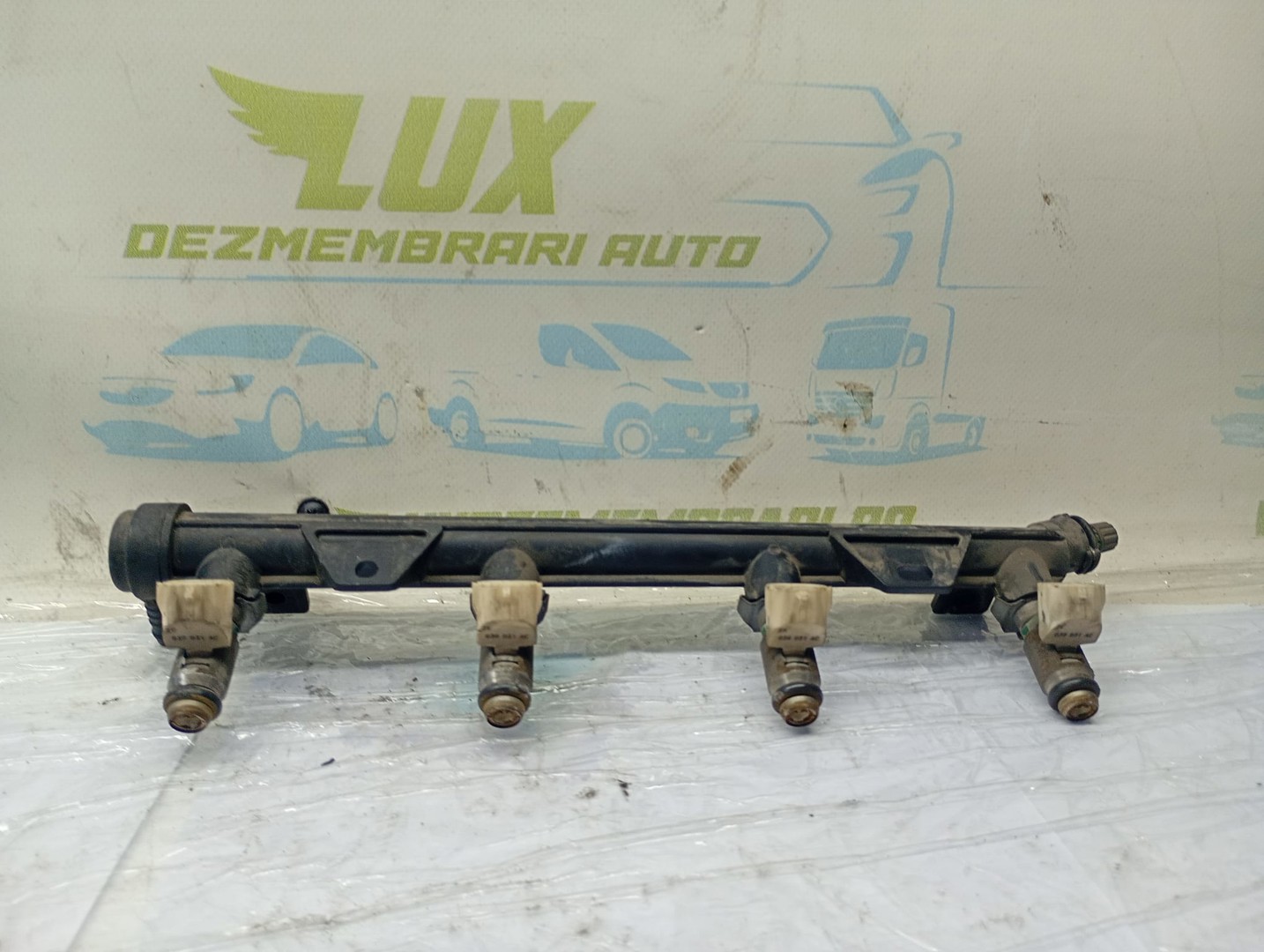Rampa injectoare 036133ASSy Volkswagen Golf 5 (2003 - 2009)