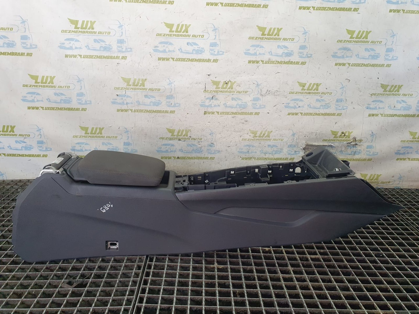 Consola centrala 8w1863241a Audi A4 B9 (2015 - 2020)