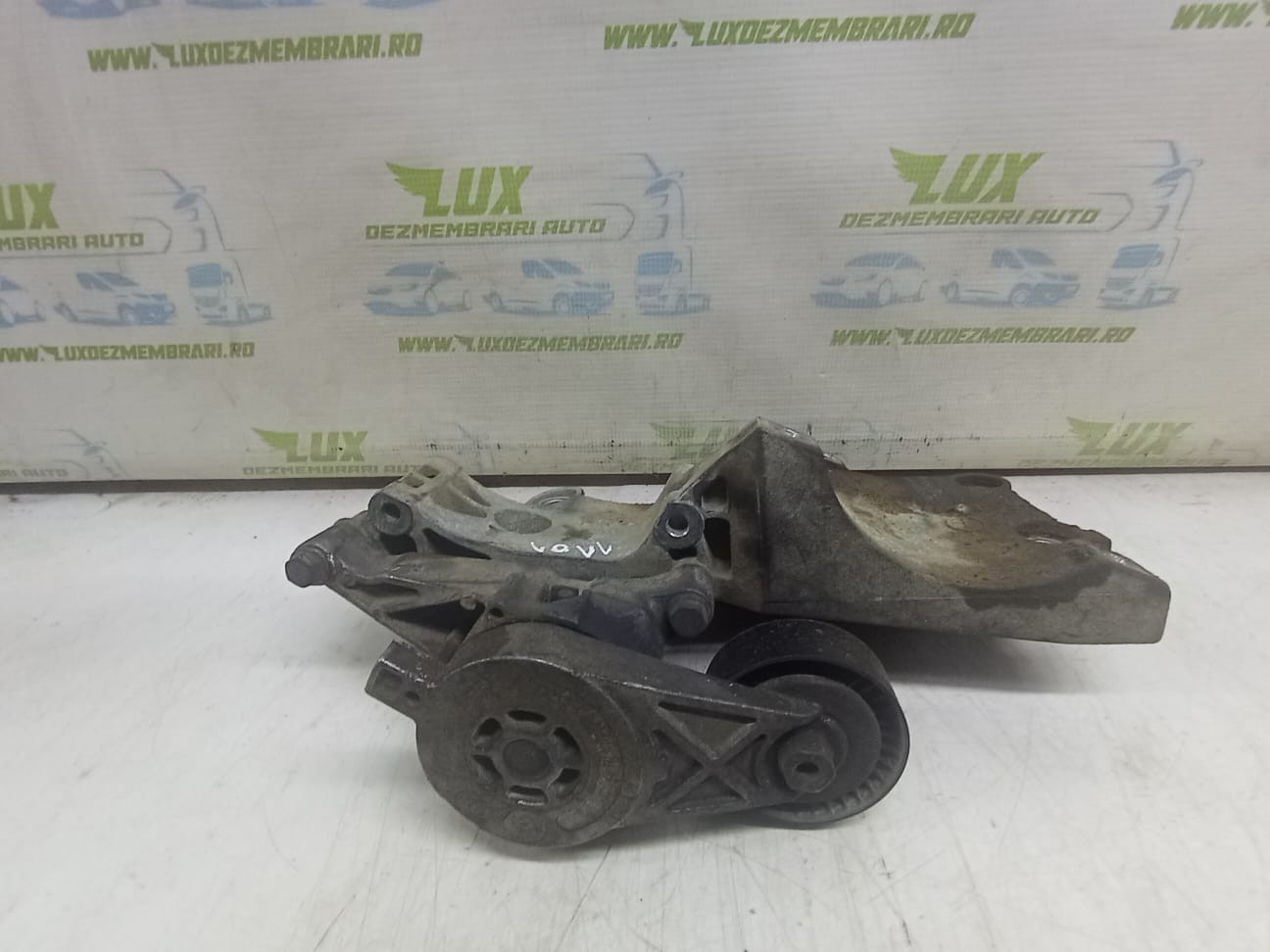 Suport accesorii 038903143 Volkswagen Passat B6 (2005 - 2010)