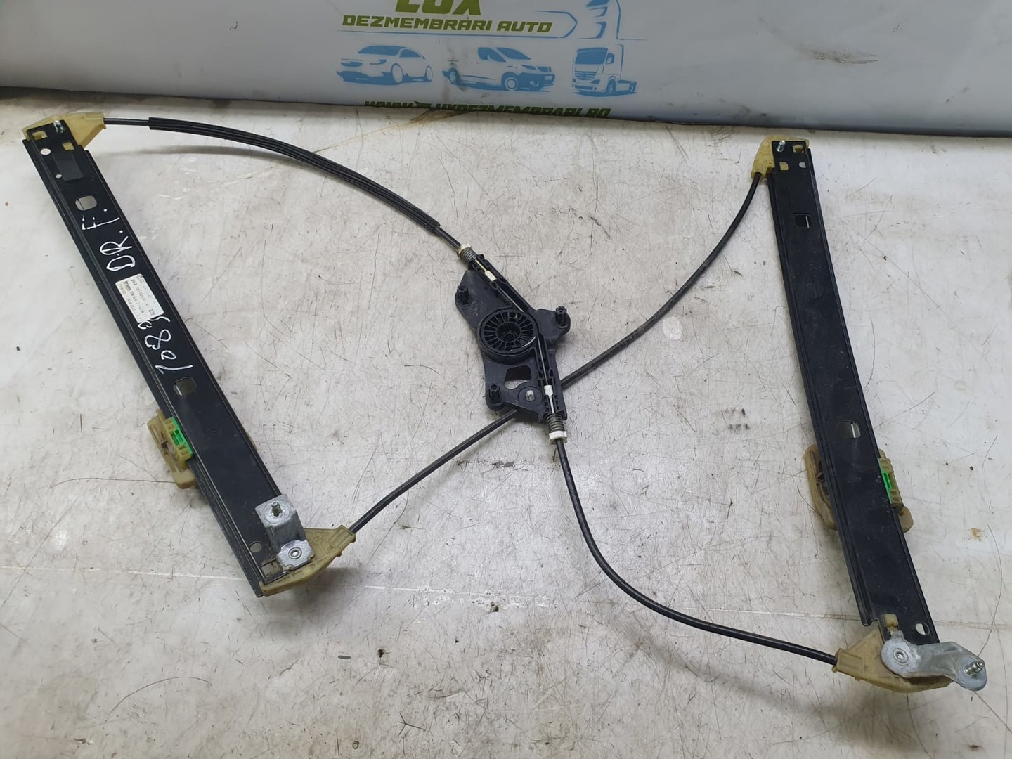 Macara geam dreapta fata 8w0837461 Audi A4 B9 (2015 - 2020)