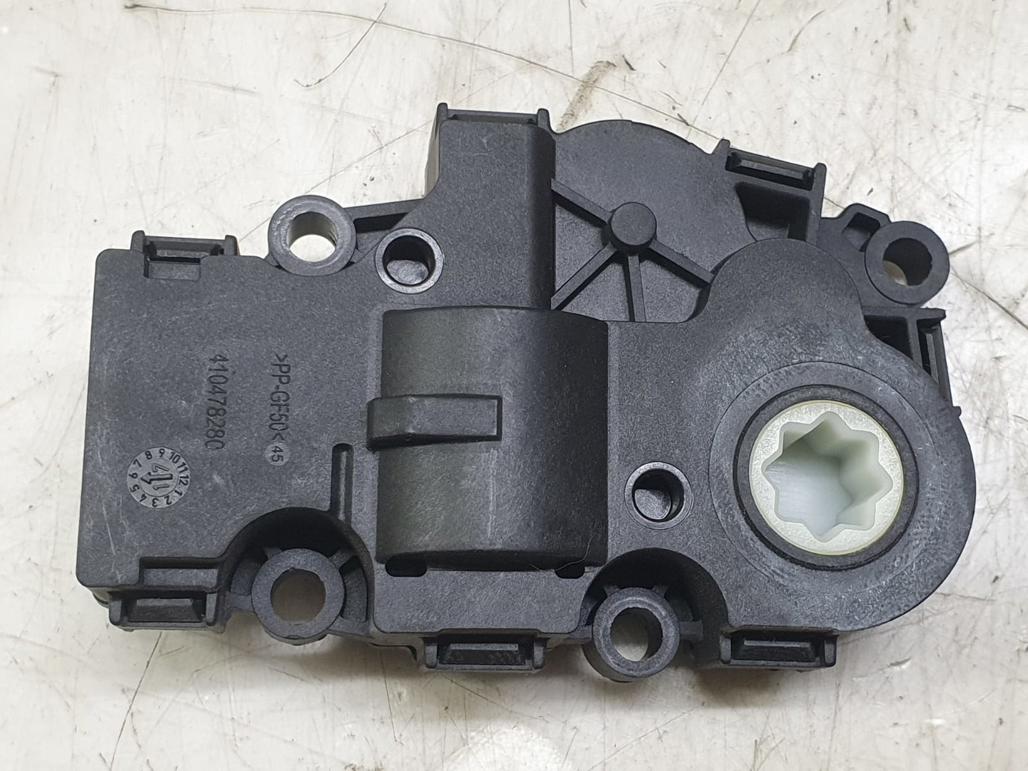 Motoras clapeta mixaj aer 412650920 Audi A4 B9 (2015 - 2020)