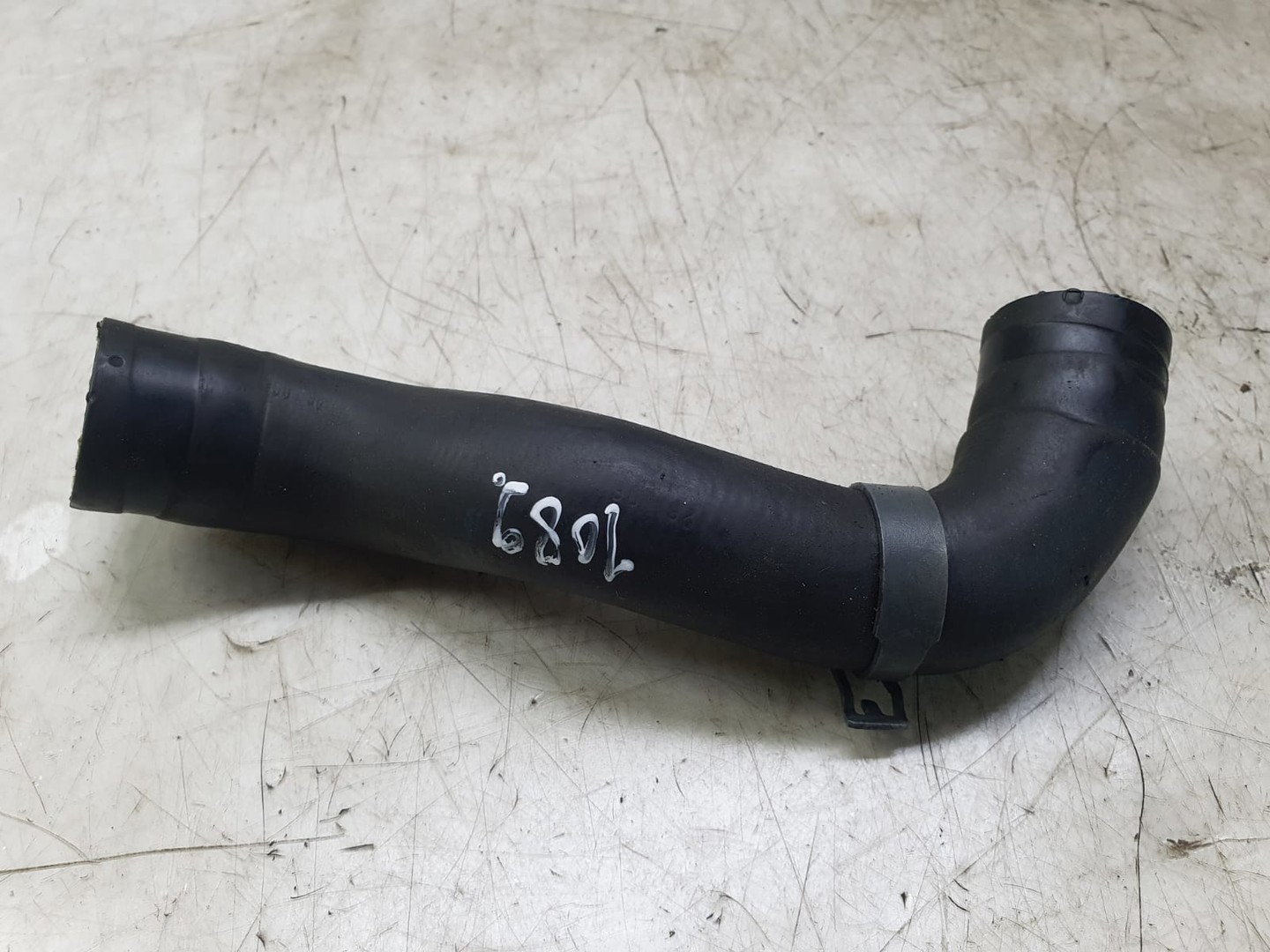 Furtun apa 04L906051c Audi A4 B9 (2015 - 2020)