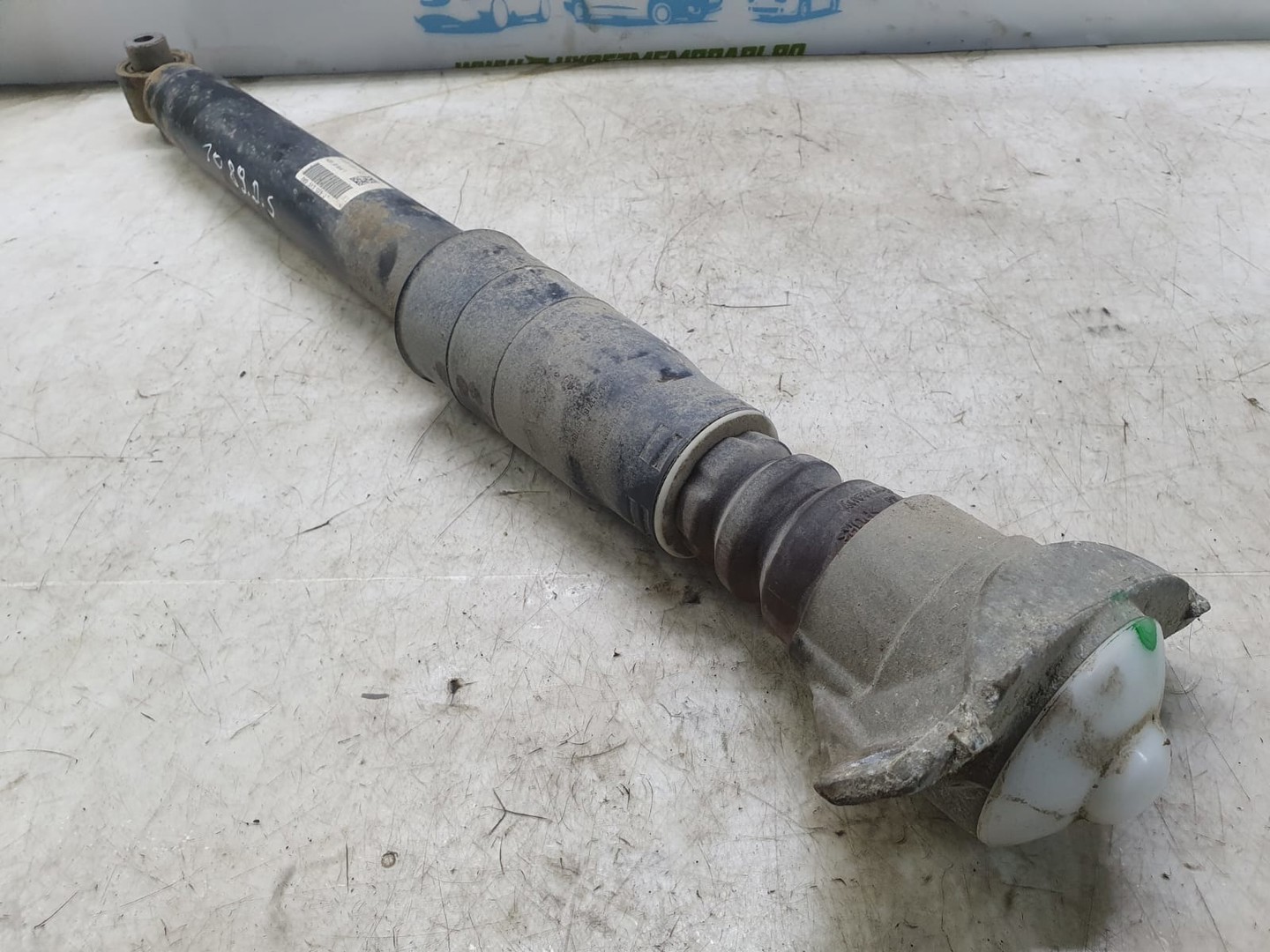 Amortizor dreapta spate 8w9513035f 8w9513028J Audi A4 B9 (2015 - 2020)