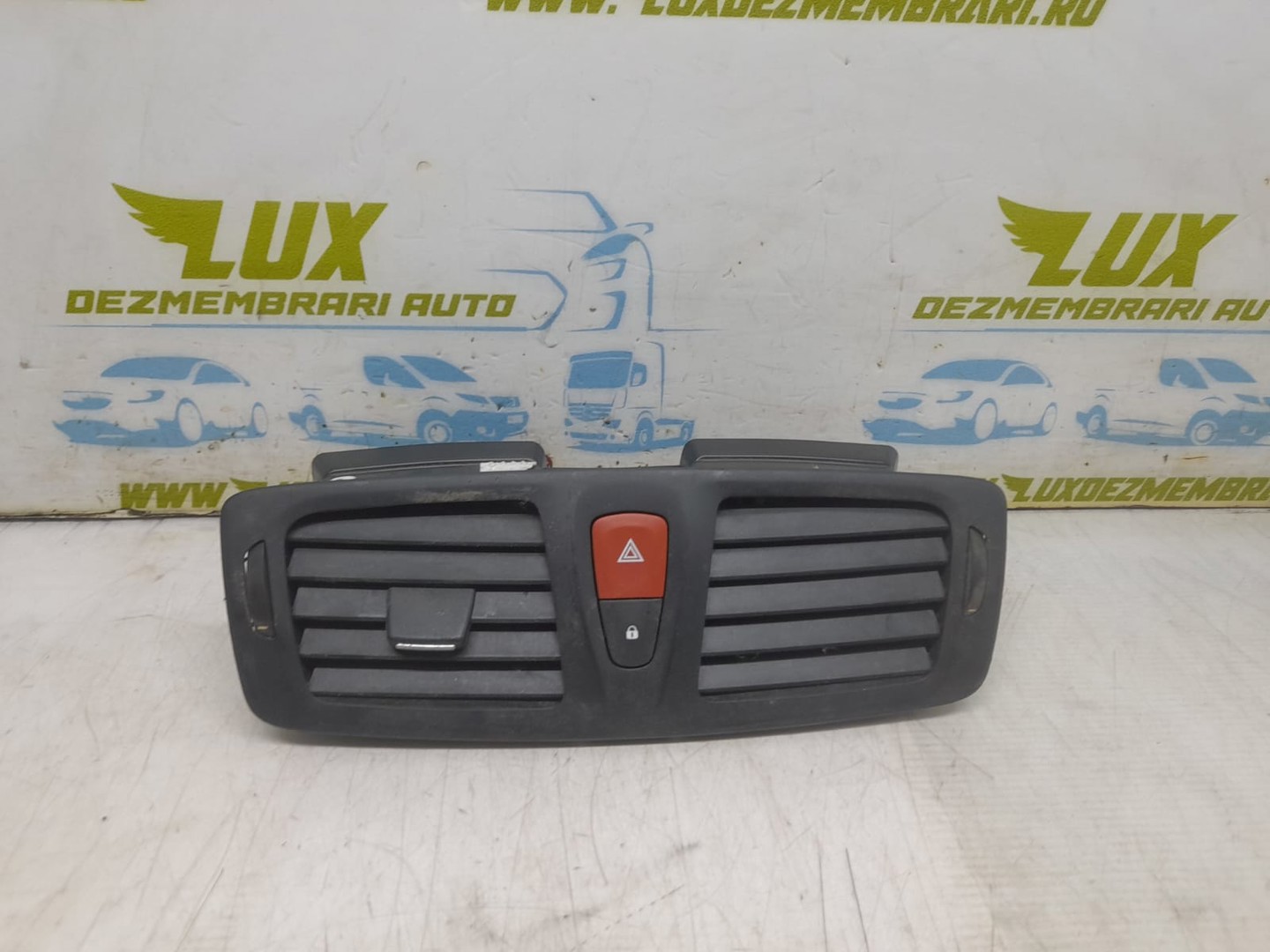 Grila ventilatie bord Renault Megane 3 (2008 - 2014)
