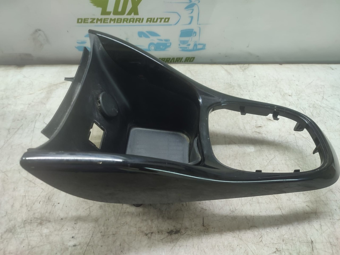 Ornament consola centrala 13352901 Opel Adam 1 (2012 - 2020)