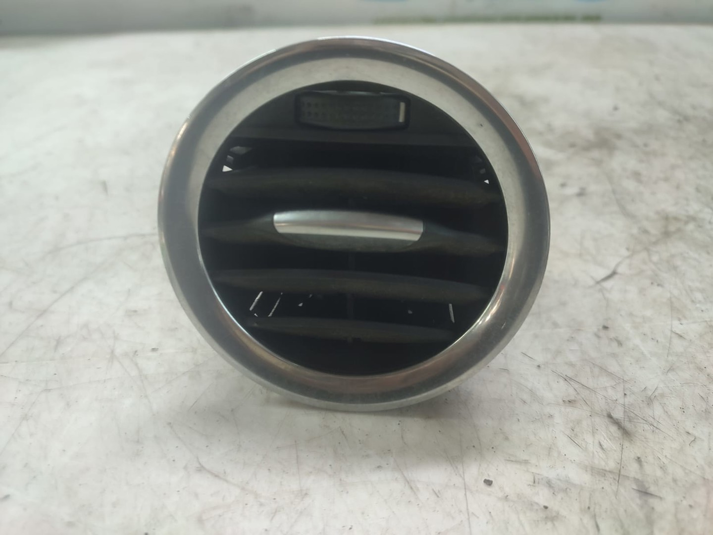 Grila ventilatie bord 08583-005 Opel Adam 1 (2012 - 2020)