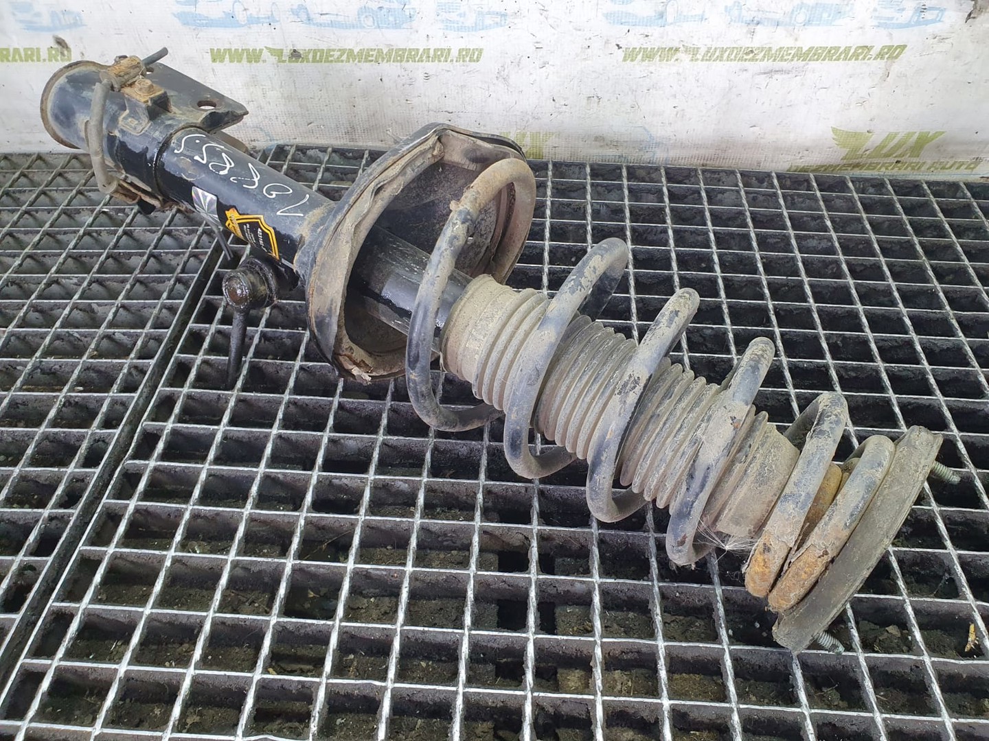 Amortizor stanga spate 423182Jp Kia Sportage 2 (2004 - 2008)