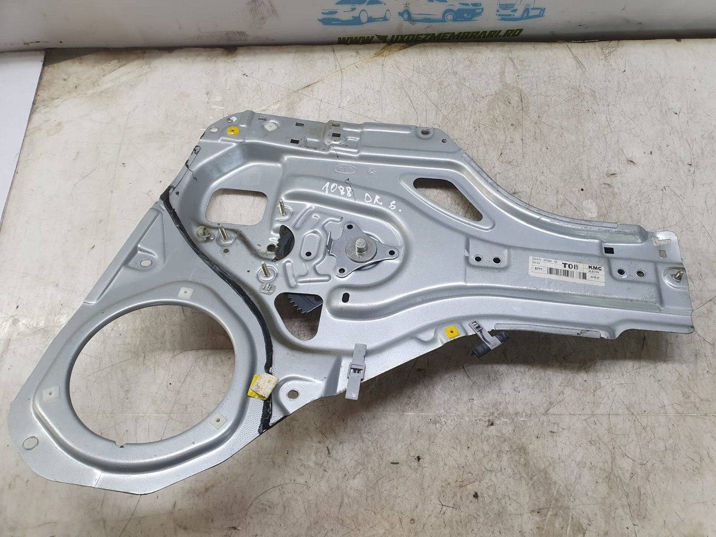 Macara geam dreapta spate 82470-1f000-cr Kia Sportage 2 (2004 - 2008)