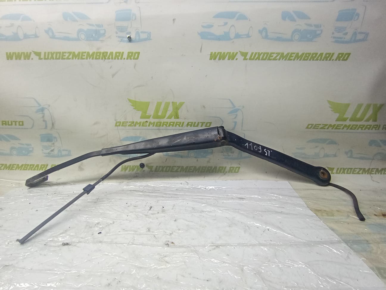 Brat stergator parbriz stanga 1864620 Scania R420 1 facelift ( 2010 - 2016)