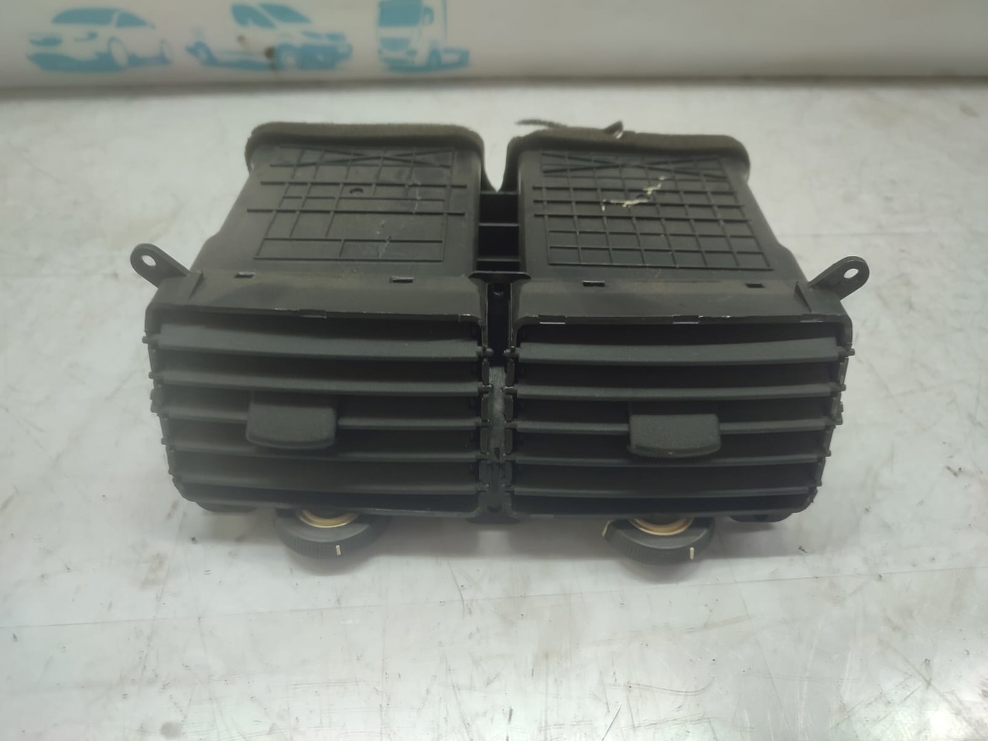 Grila ventilatie bord 80335148 Kia Sportage 2 (2004 - 2008)