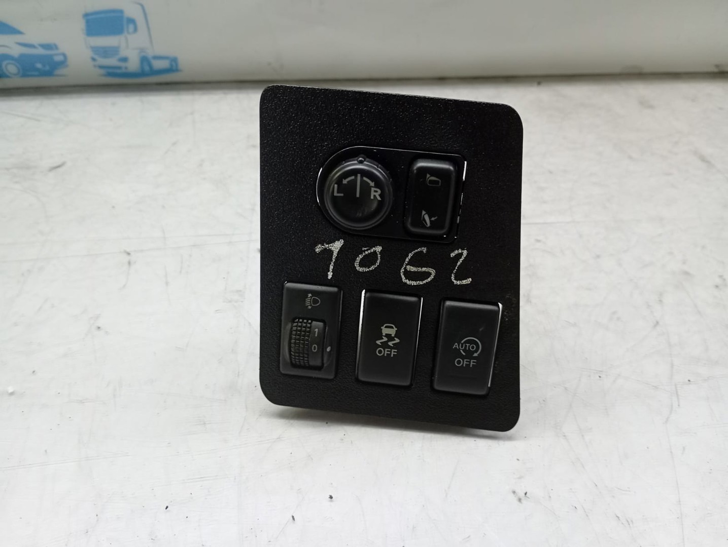 Buton reglaj oglinzi p10970a77510 Nissan Qashqai 2 J11 (2013 - 2020)