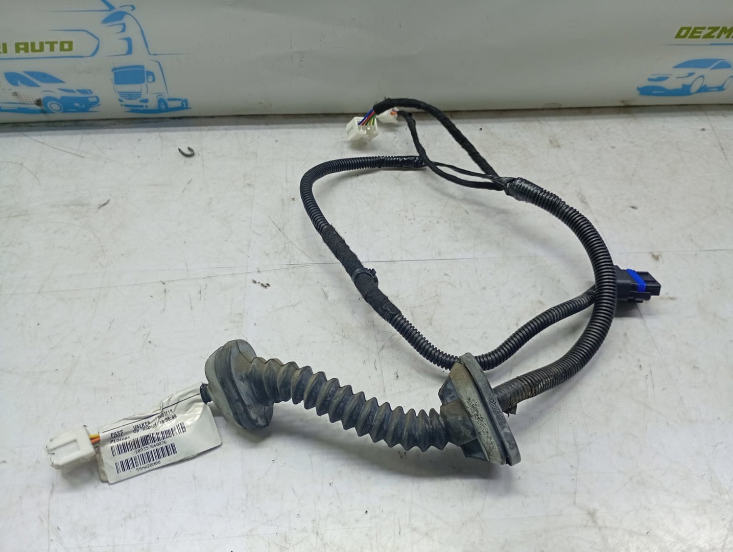 Cablaj electric usa spate stanga 24126jd10b Nissan Qashqai 2 J11 (2013 - 2020)