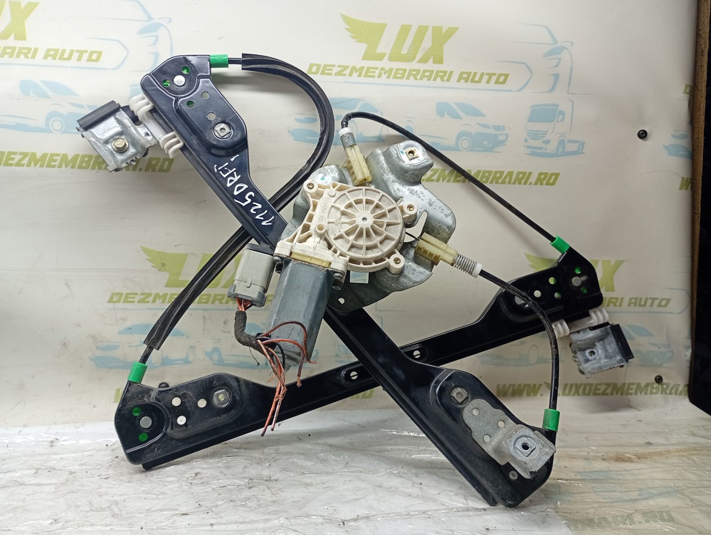 Macara geam dreapta fata 994669-100 Chrysler 300C 1 (2005 - 2011)