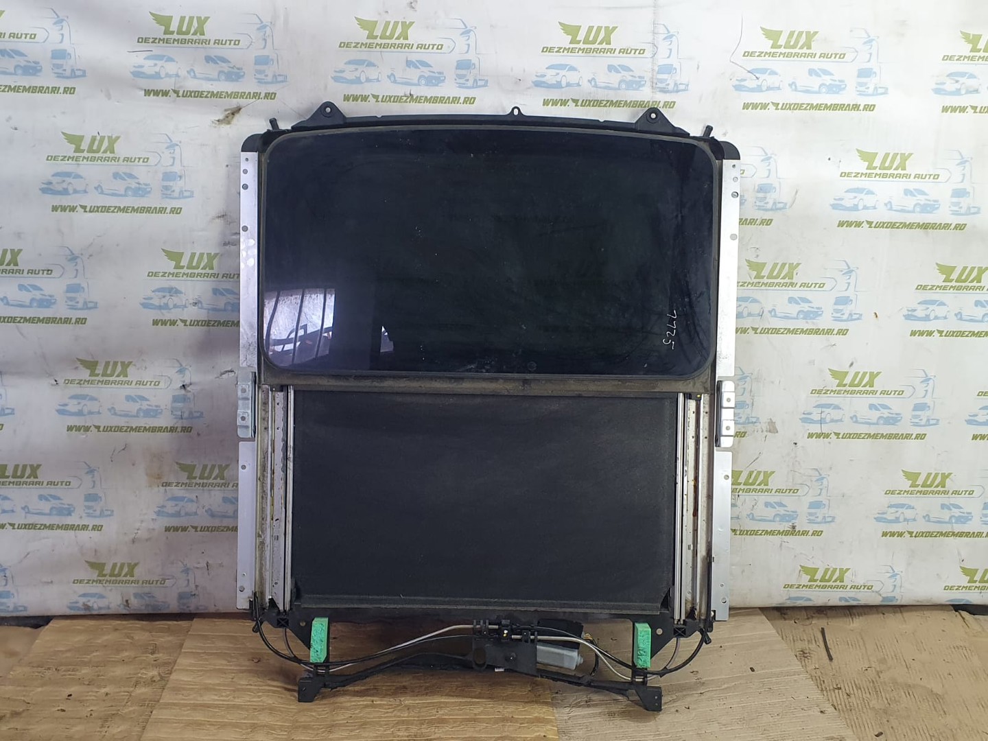 Trapa panoramica 1DZ99BD1AB Chrysler 300C 1 (2005 - 2011)