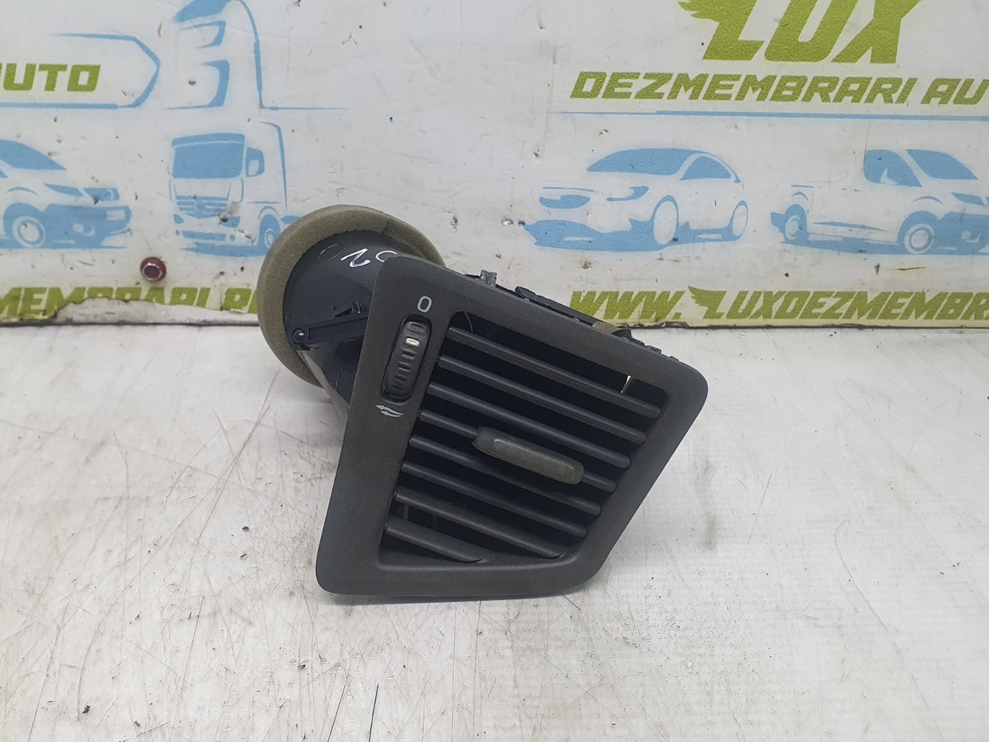 Grila ventilatie bord 3409373 Volvo V70 2 generation (2000 - 2005)