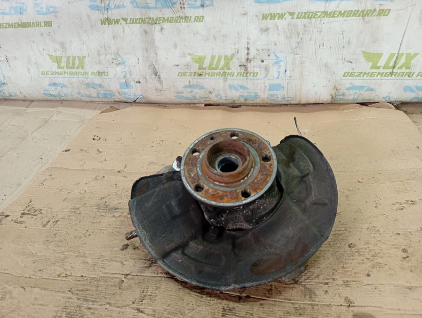 Fuzeta stanga fata 9461943 Volvo V70 2 generation (2000 - 2005)