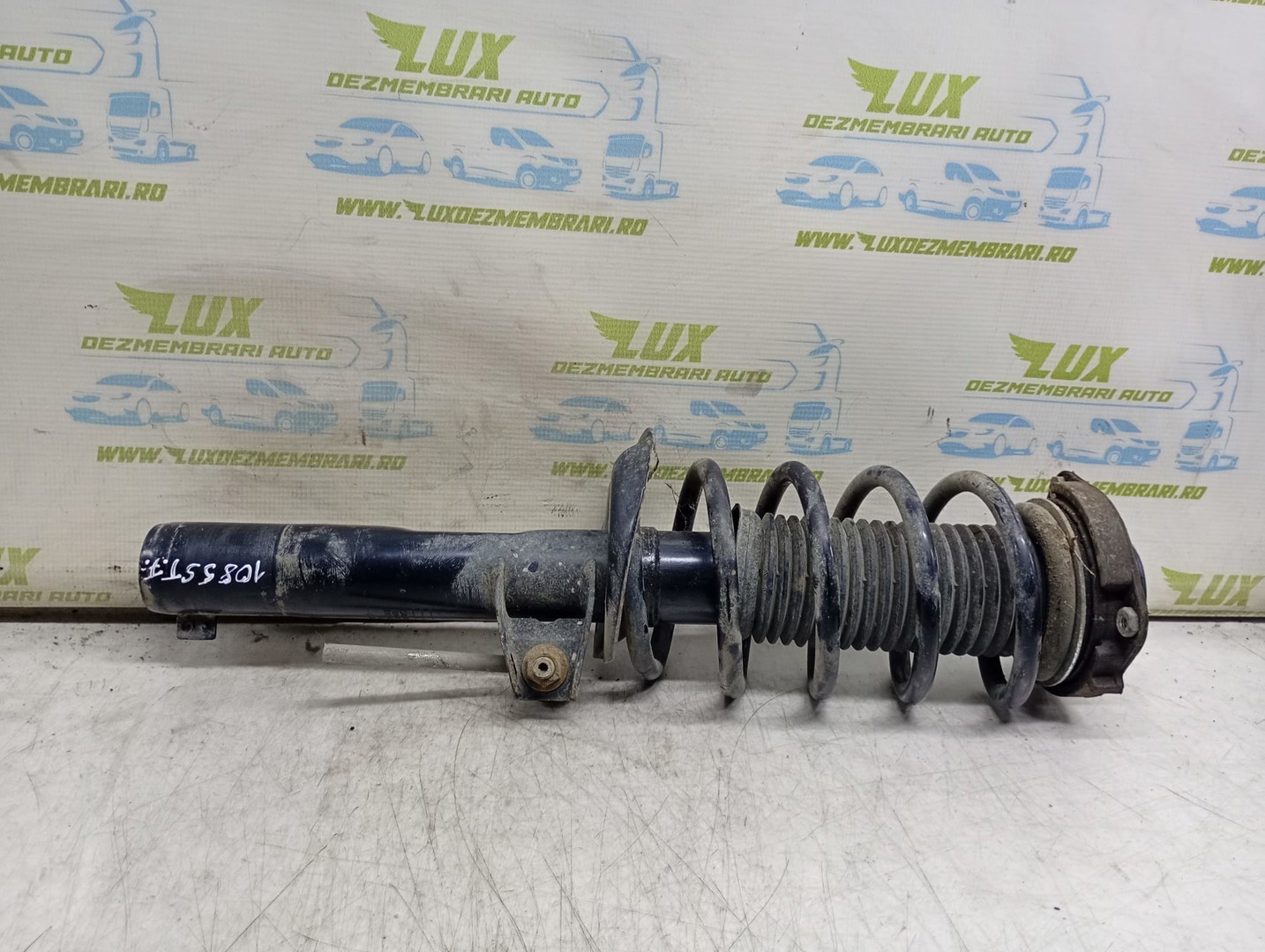 Amortizor cu arc stanga fata Volkswagen Passat B7 (2010 - 2015)