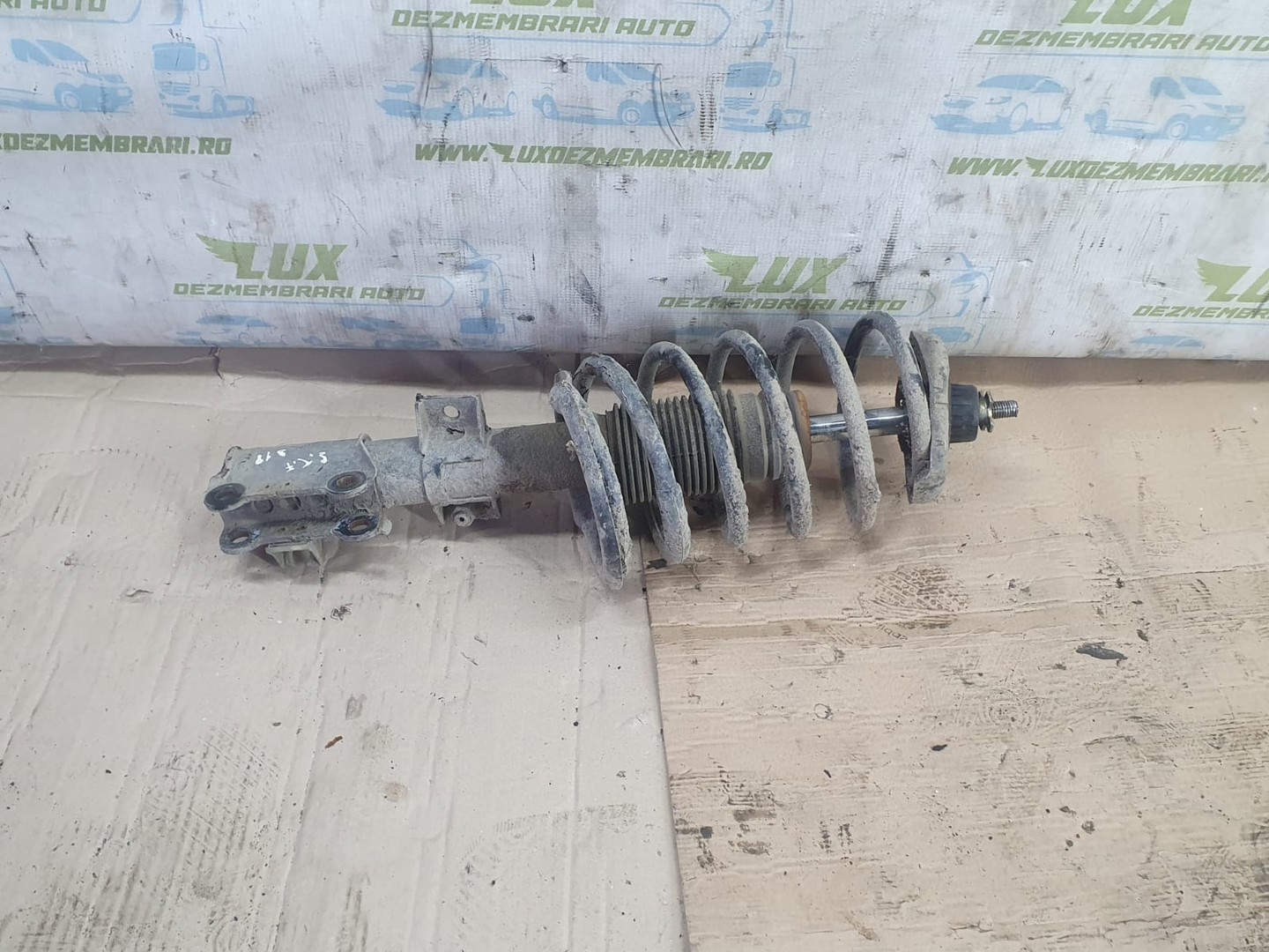 Amortizor cu arc stanga fata Volvo V70 2 generation (2000 - 2005)