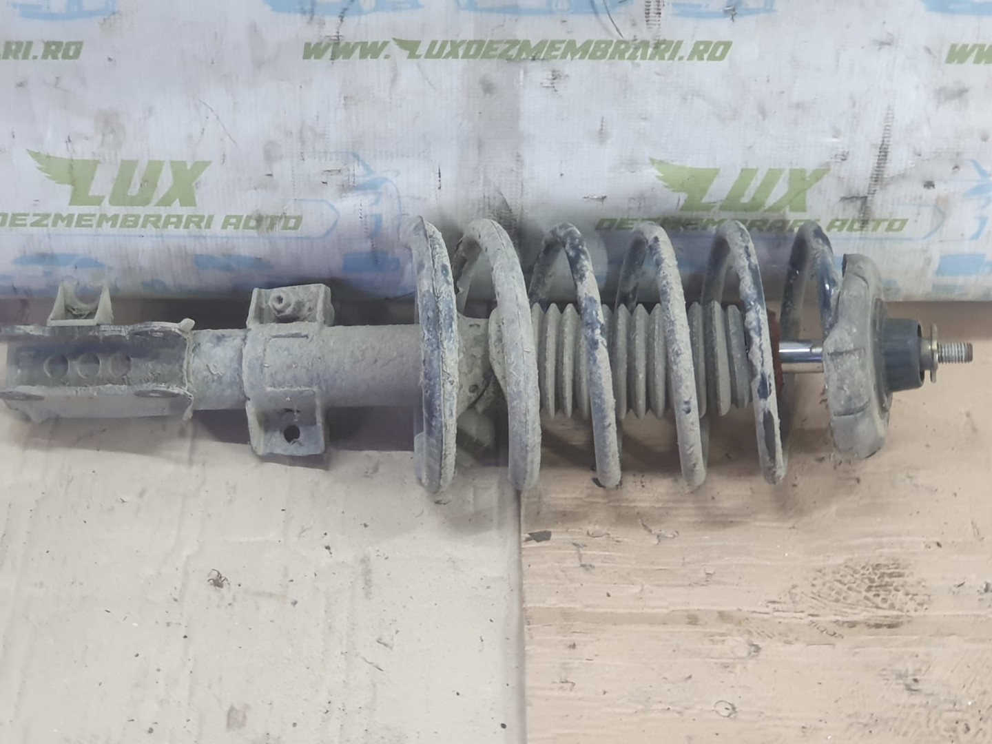 Amortizor cu arc dreapta fata 824904553830 Volvo V70 2 generation (2000 - 2005)