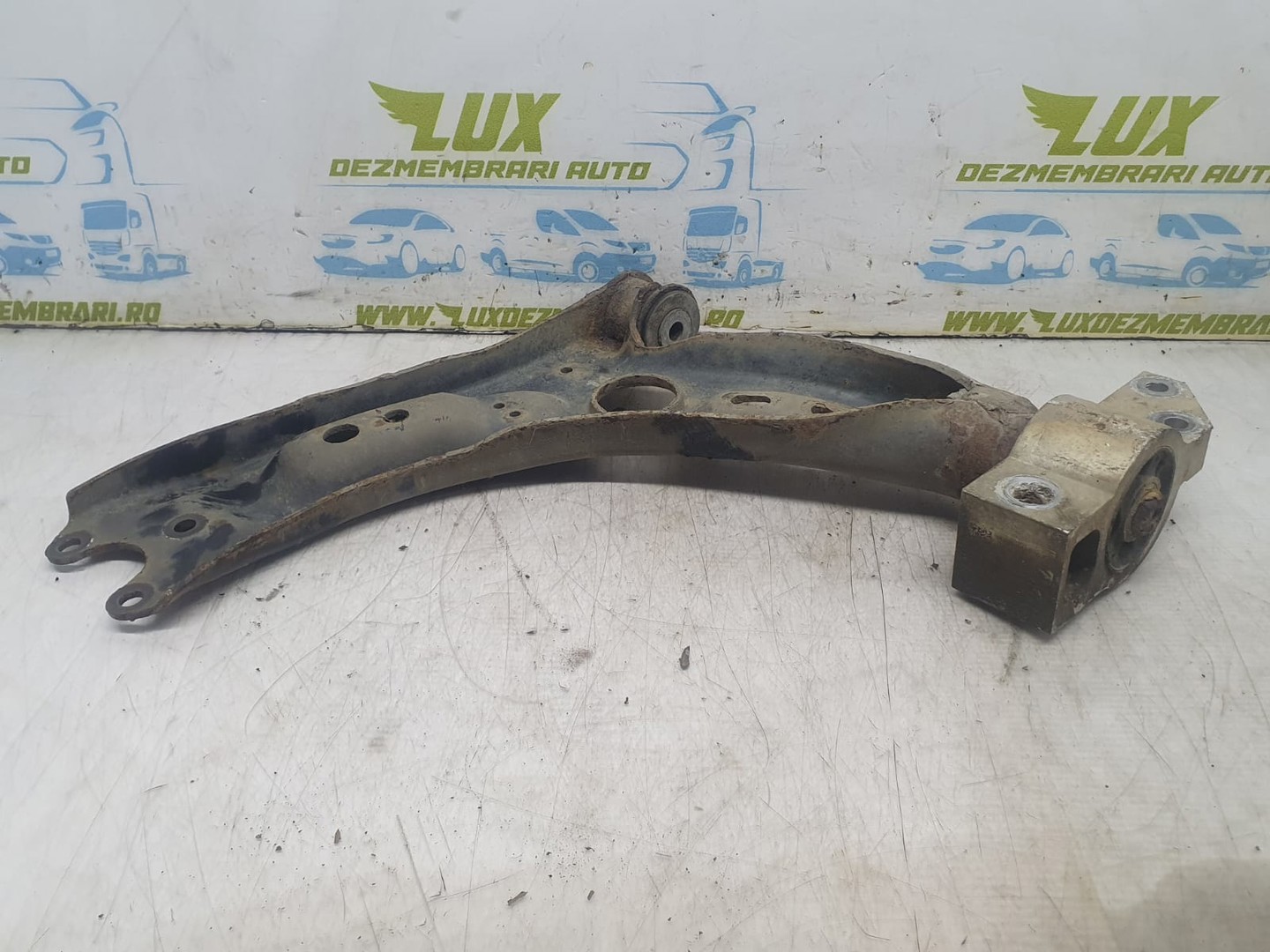 Brat suspensie dreapta fata Volkswagen Golf 6 (2008 - 2015)