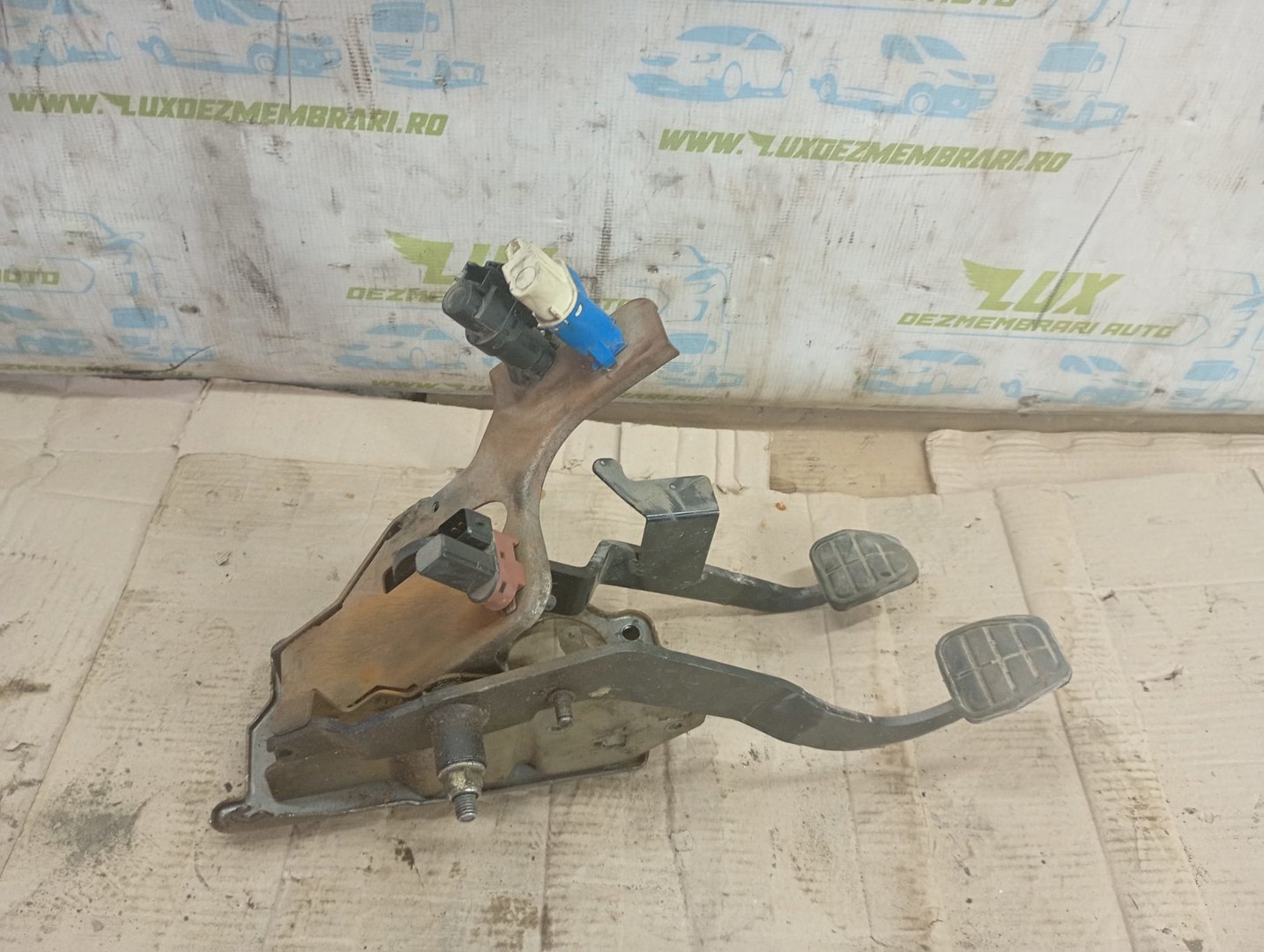 Pod pedalier 6c11--2450df Ford Transit 3 (Facelift) (2006 - 2014)