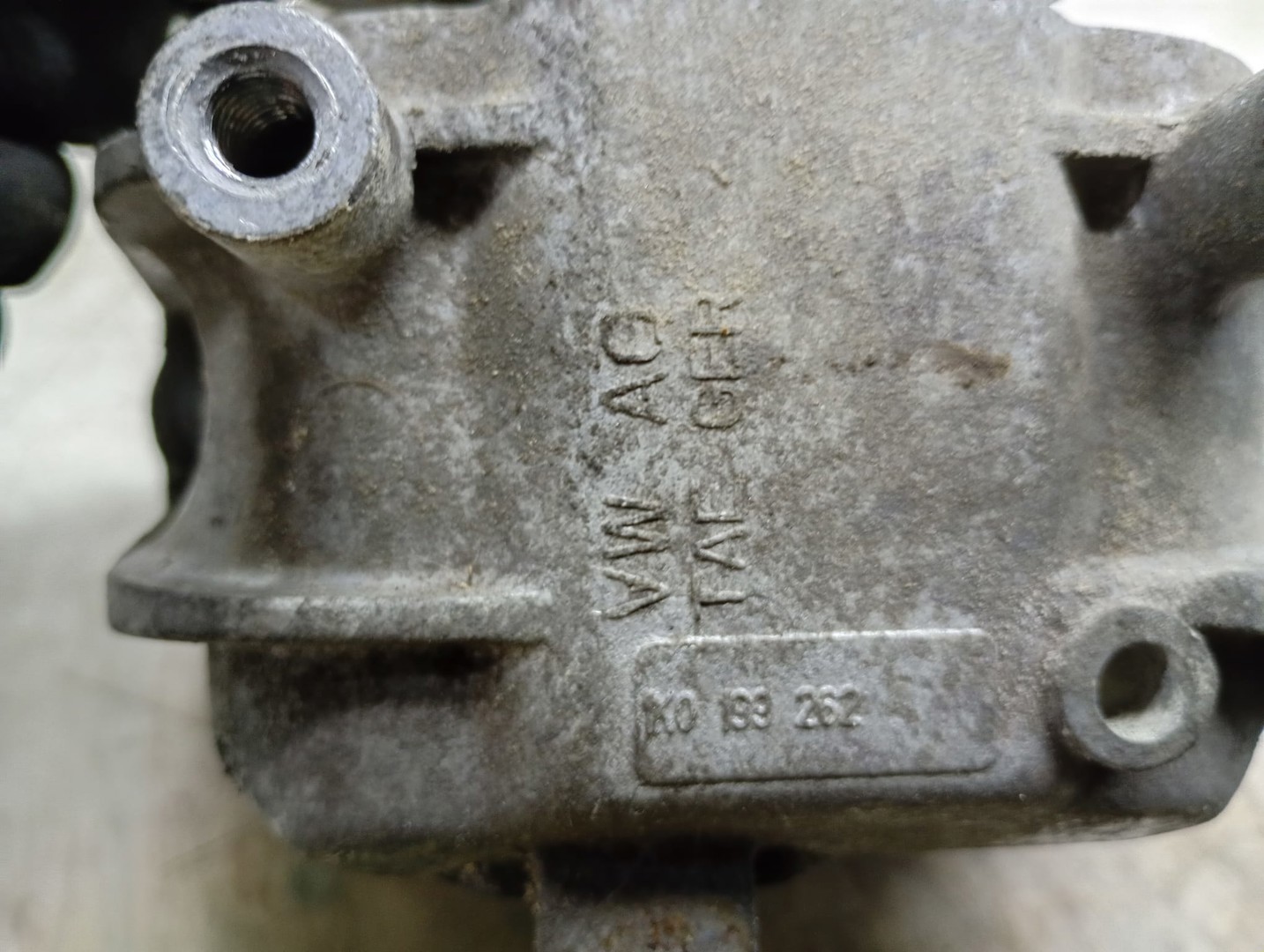 Suport motor 1k0199262 Volkswagen Golf 6 (2008 - 2015)