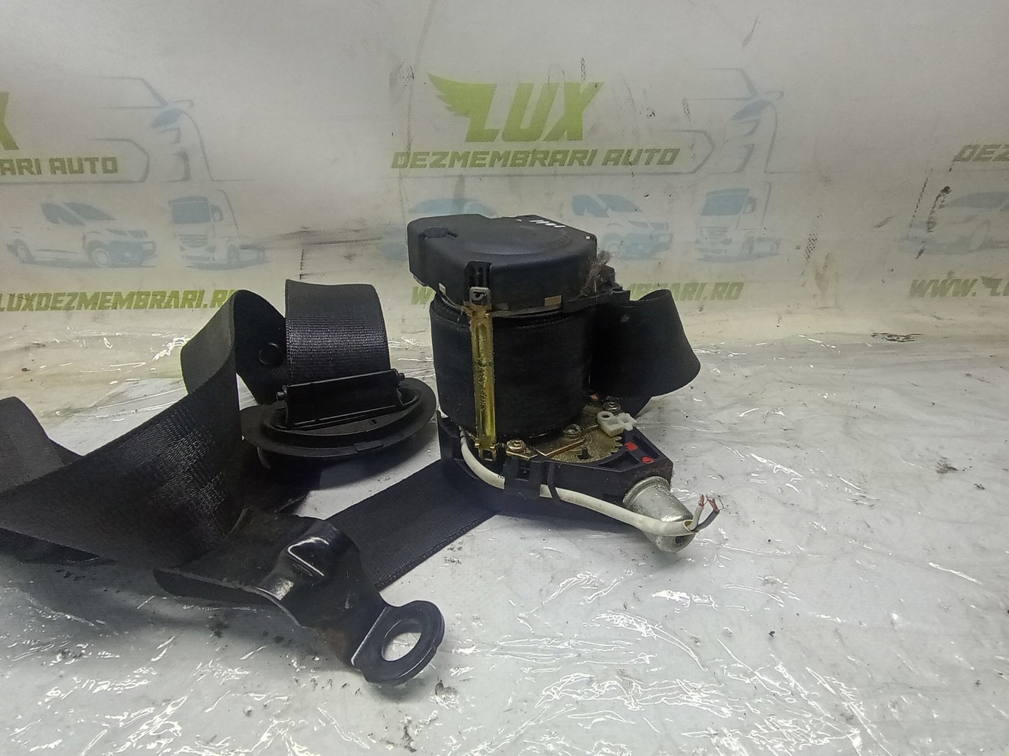 Centura siguranta dreapta fata 1T0857706B Volkswagen Touran 1 (2003 - 2006)