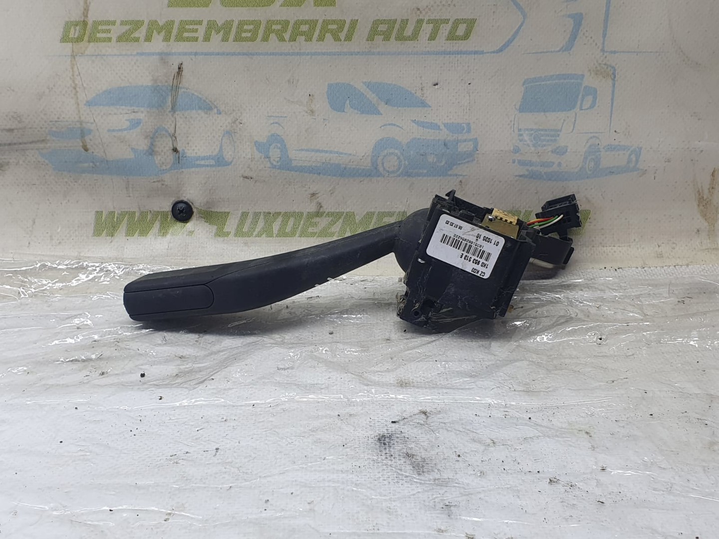 Maneta semnalizare 1k0953513E Volkswagen Jetta 5 (2005 - 2011)