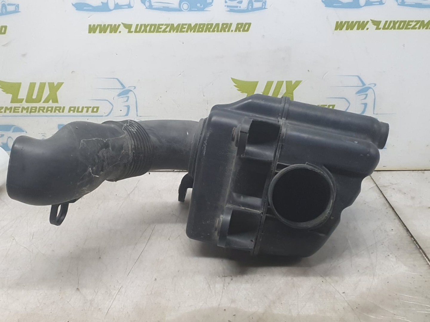 Carcasa filtru aer 1k0129622D Volkswagen Jetta 5 (2005 - 2011)
