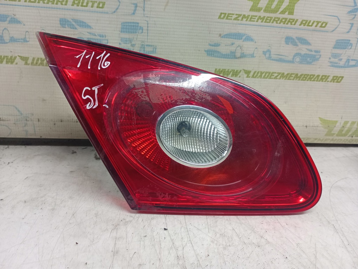 Stop stanga haion 3C8945093E Volkswagen Passat CC 1 (2008 - 2012)