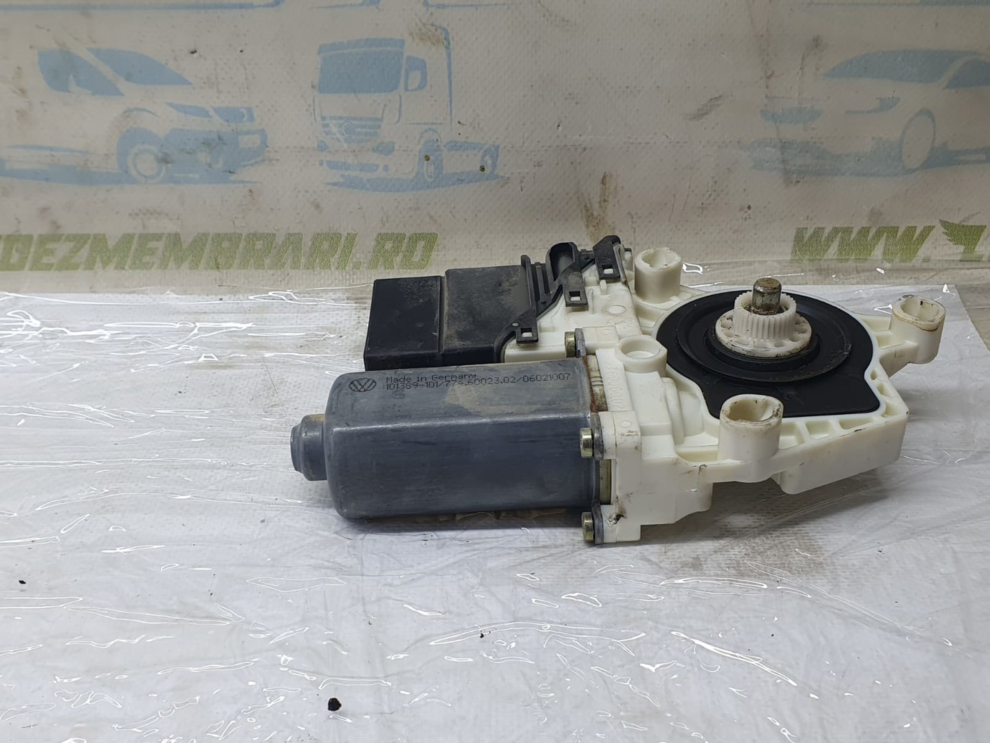 Motoras geam stanga spate 1j4959811c Seat Toledo 2 (1999 - 2006)