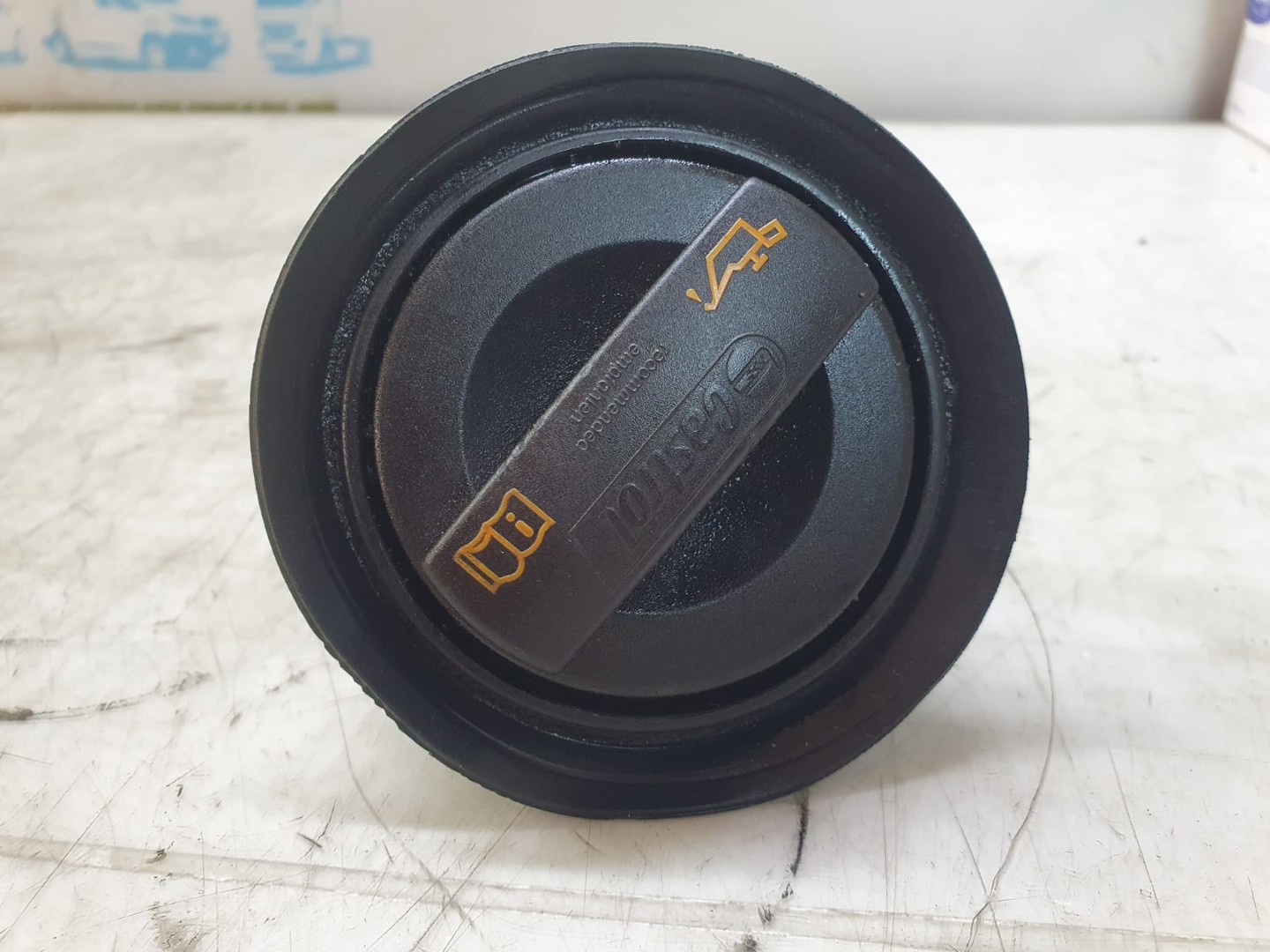Tub alimentare ulei 057133287c 057103482d Audi A8 D4/4H (2010 - 2014)