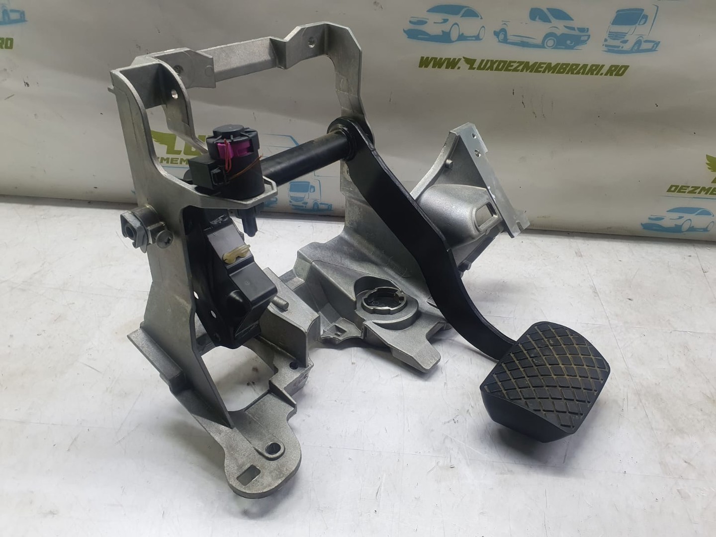 Pod pedalier 8k2721117 Audi A6 4G/C7 (2010 - 2014)