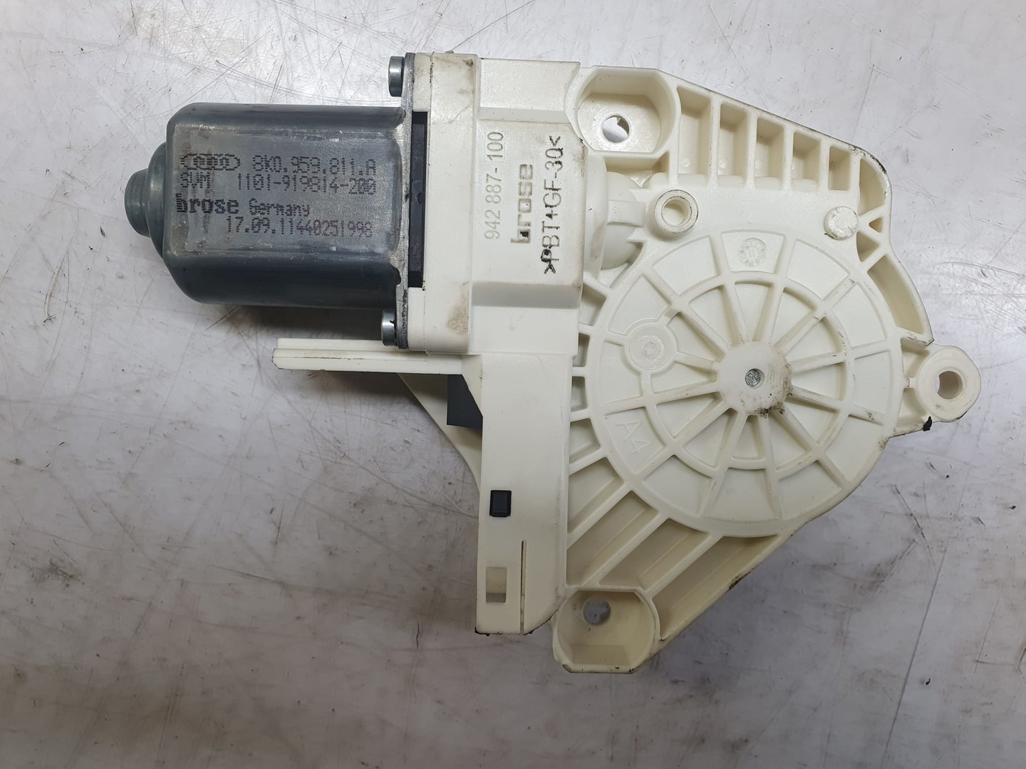 Motoras geam stanga spate 8k0959811a Audi A6 4G/C7 (2010 - 2014)