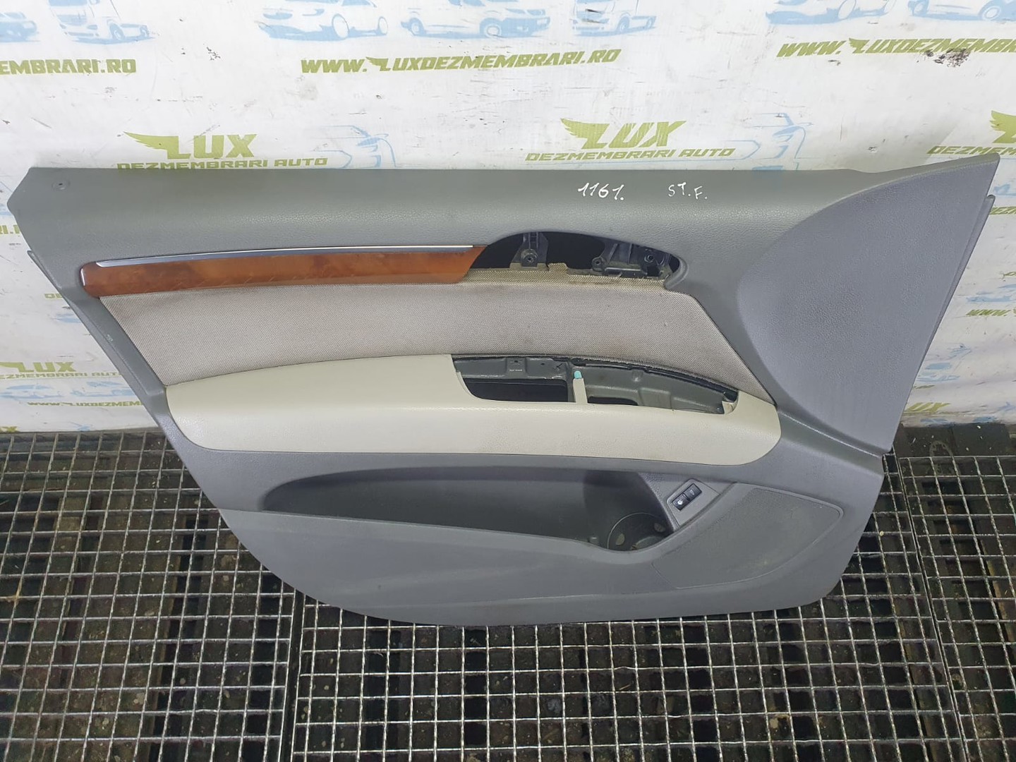 Fata usa stanga fata Audi Q7 4L (2005 - 2009)
