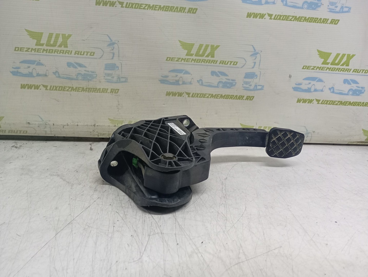 Pedala ambreiaj 1k0721796E Volkswagen Golf 5 (2003 - 2009)
