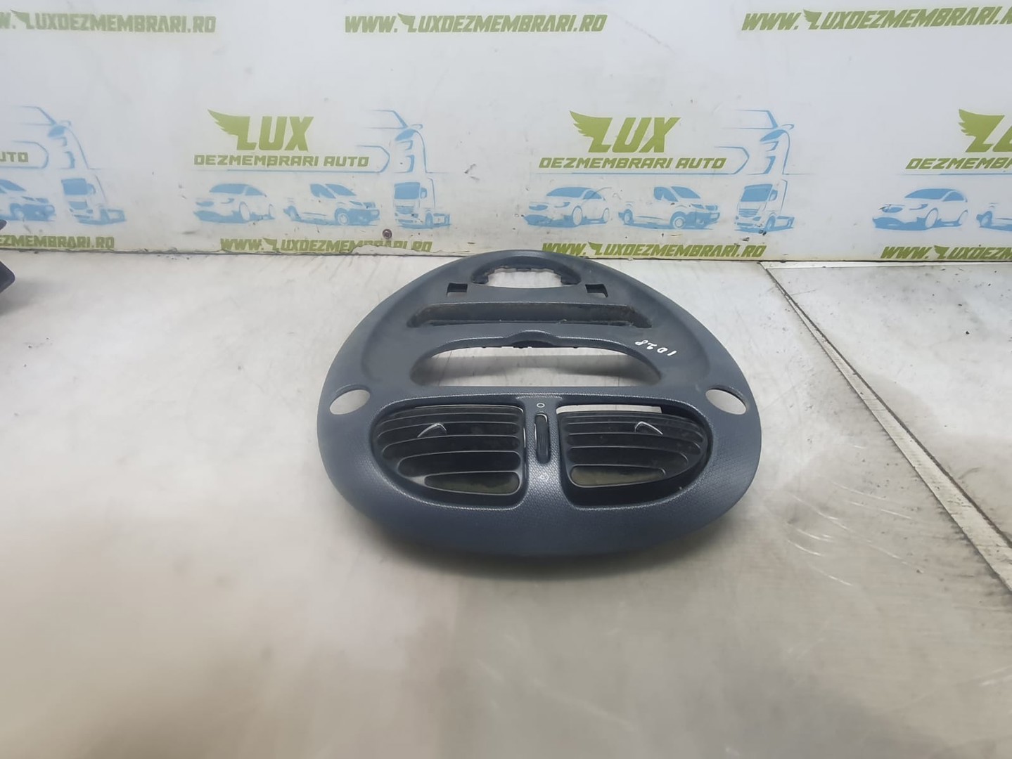 Grila ventilatie bord 9631315877 Citroen Xsara Picasso 1 (facelift) (2004 - 2010)