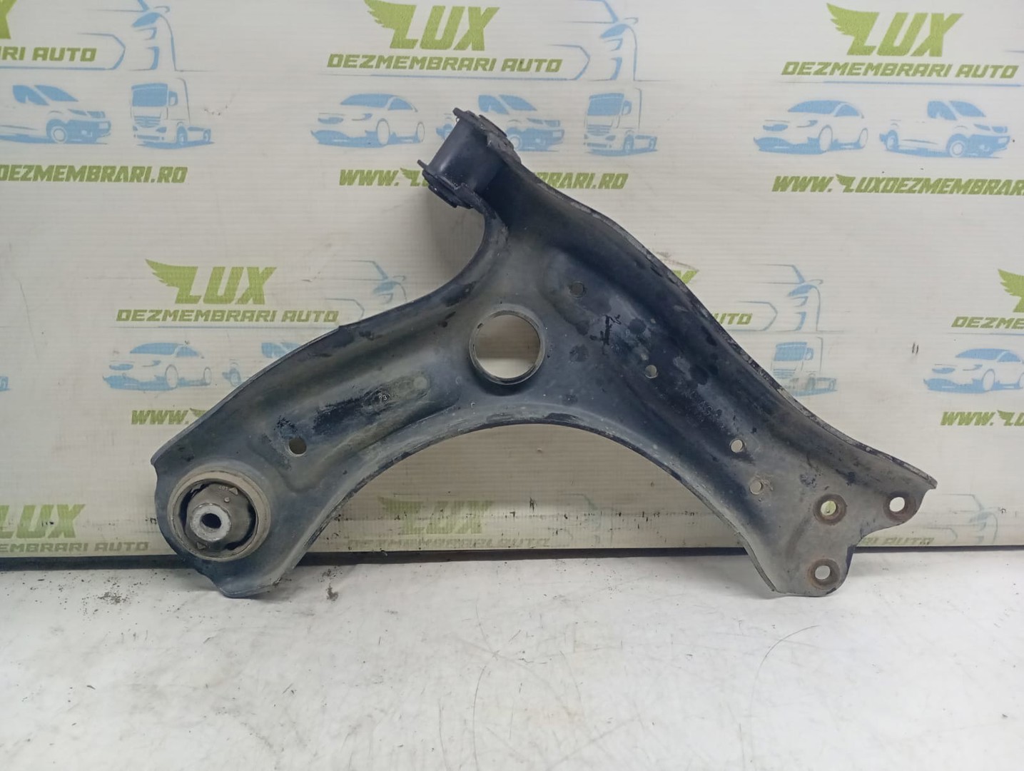 Brat suspensie stanga fata 6R0407151F Volkswagen Polo 5 (6R) (facelift) (2014 - 2018)
