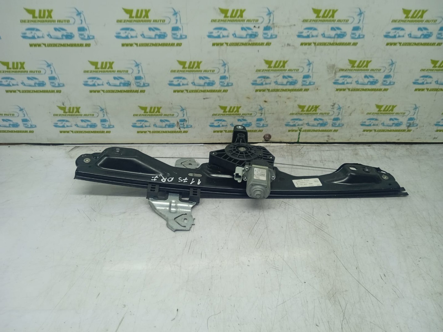 Macara geam dreapta fata c17313-102 Nissan Qashqai 2 J11 (2013 - 2020)