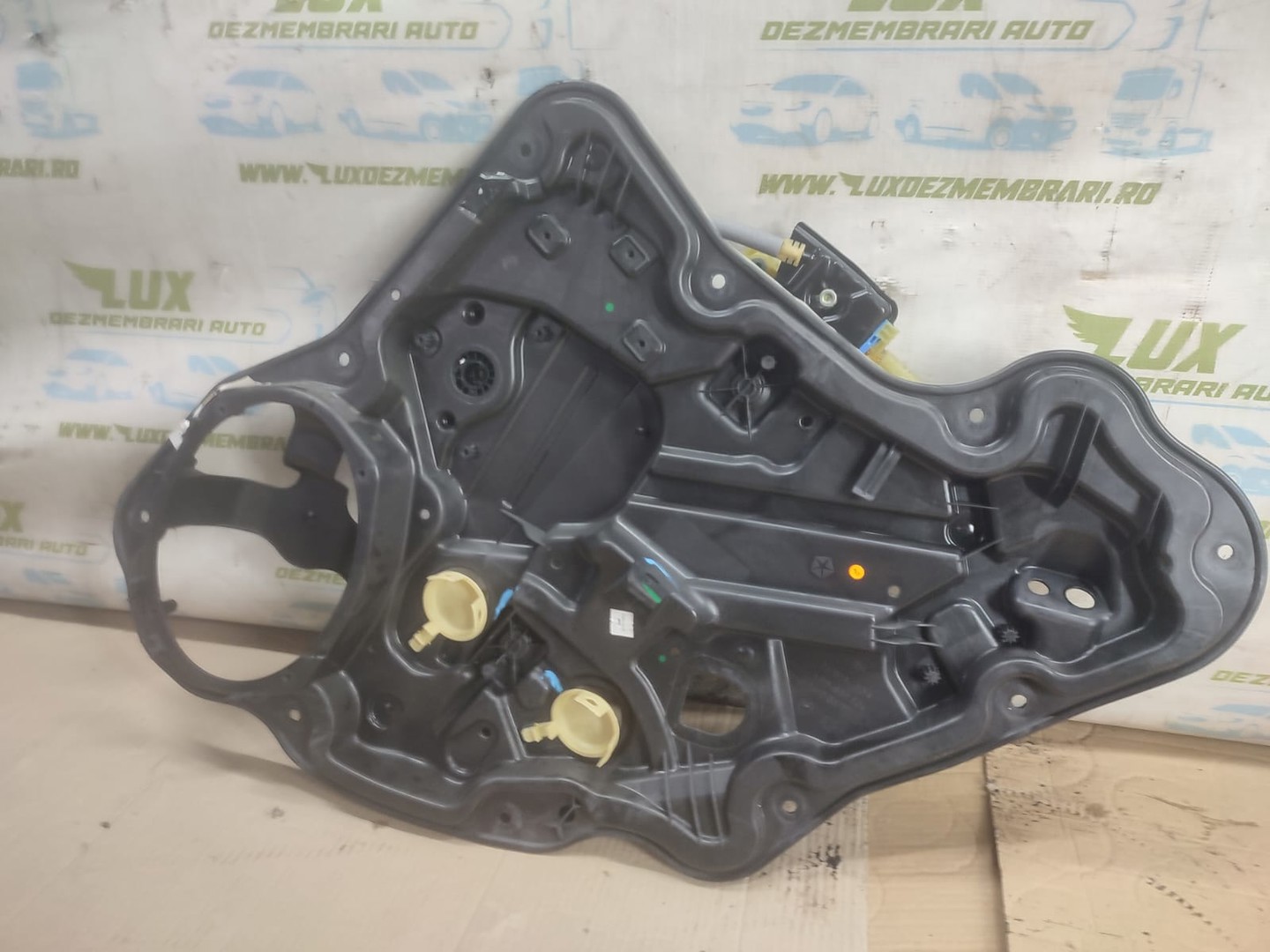 Macara geam dreapta spate 68243944aa Jeep Compass 2 (2017 - 2021)