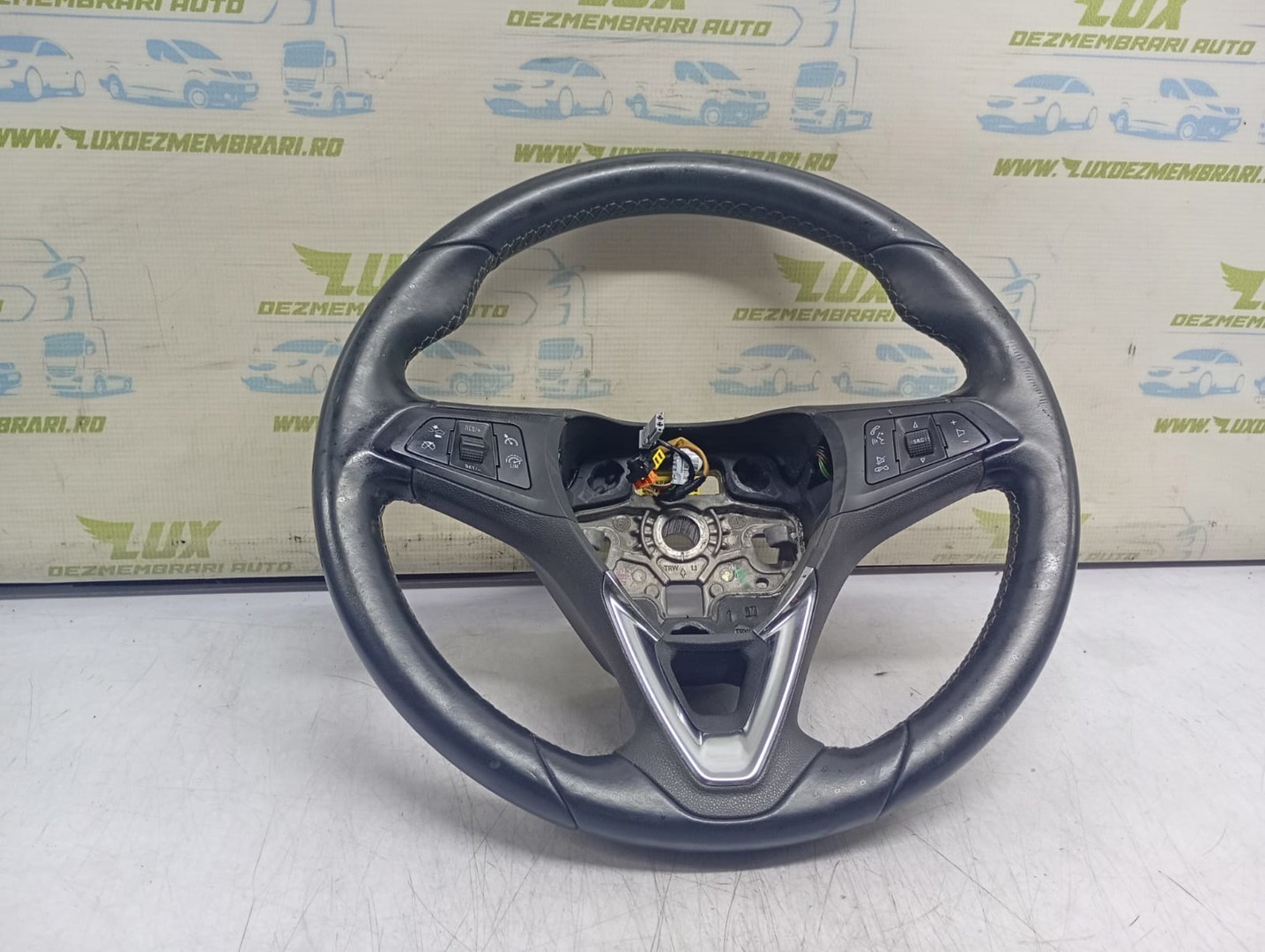 Volan in 3 spite cu comenzi 34210939A Opel Astra K (2015 - 2020)