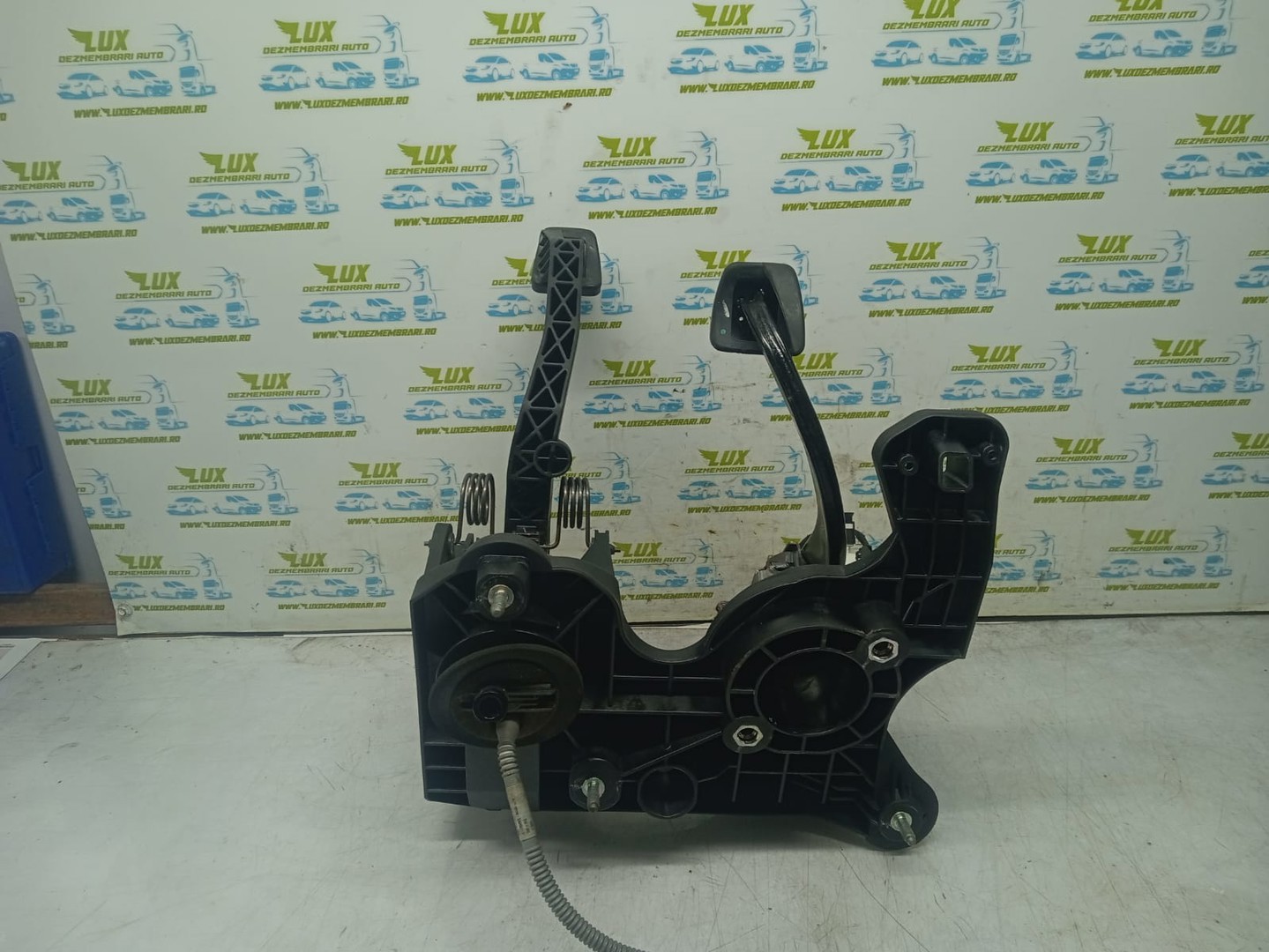 Pod pedalier 39023894 Opel Astra K (2015 - 2020)