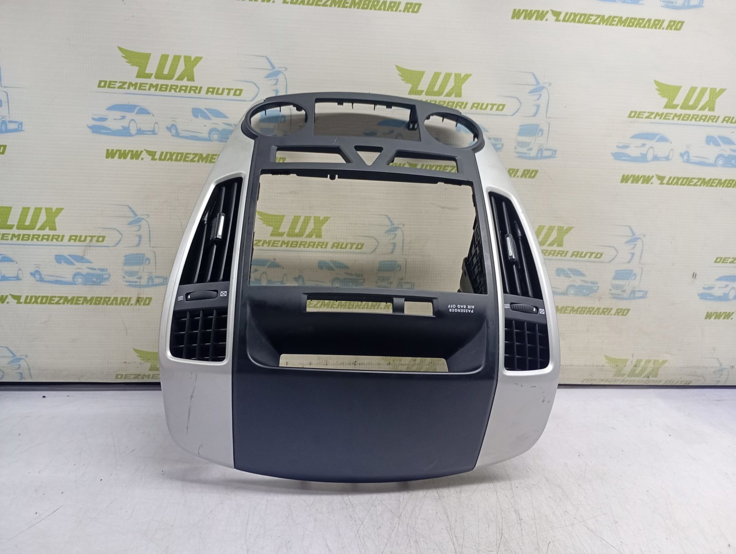 Grila ventilatie bord 84740-1H035 Kia Ceed 1 (facelift) (2010 - 2012)