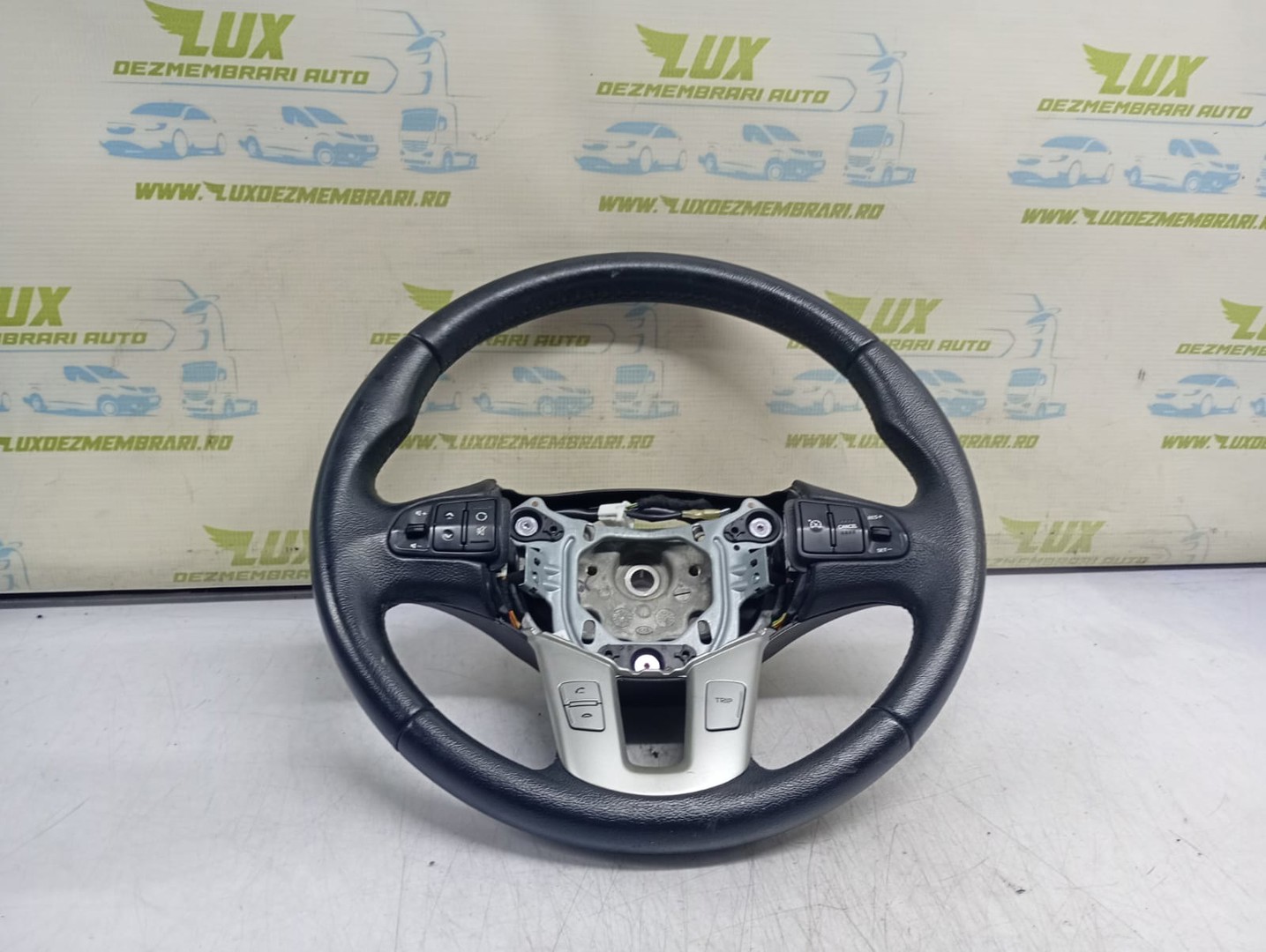 Volan in 3 spite 56110-1H590EQ Kia Ceed 1 (facelift) (2010 - 2012)