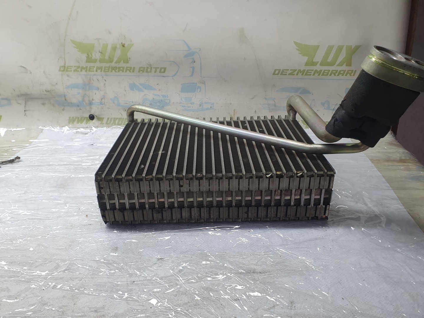 Radiator clima bord 8D1820103D Volkswagen Passat B5.5 (facelift) (2000 - 2005)