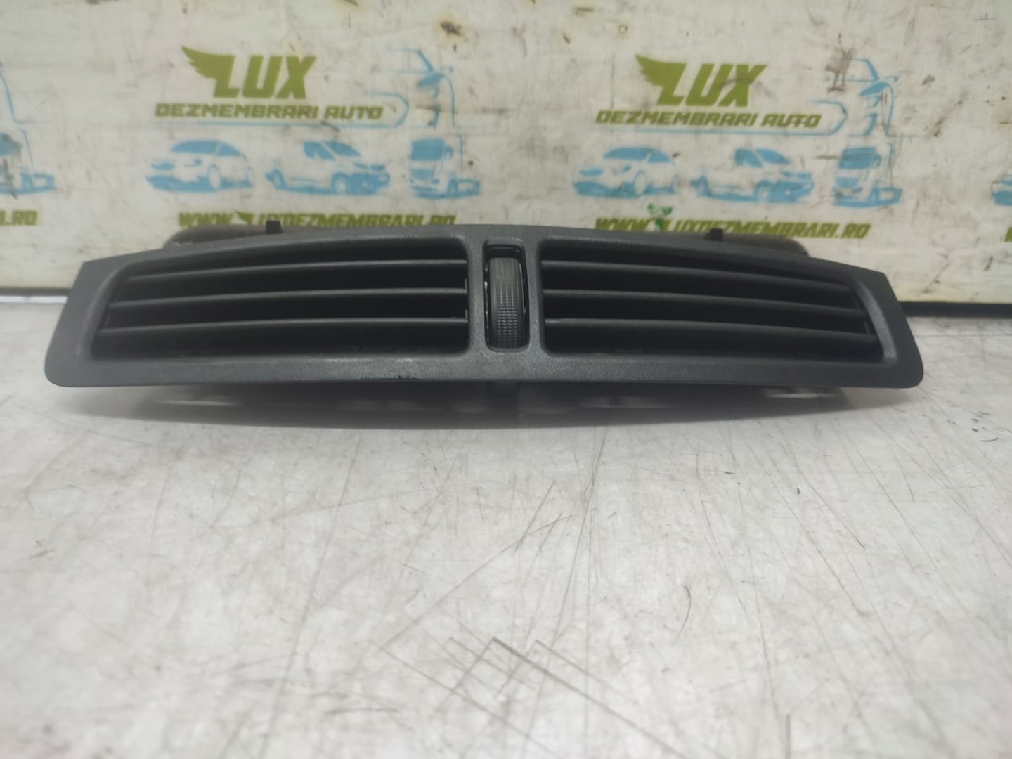 Grila ventilatie bord 07468-001 Ford Grand C-Max 1 (2010 - 2015)