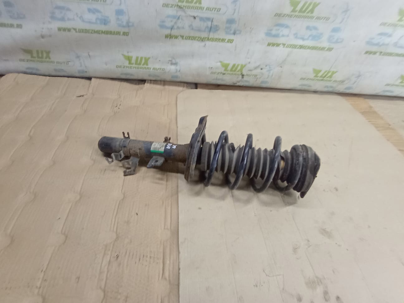 Amortizor cu arc dreapta fata 543024FA3A Nissan Qashqai 2 J11 (2013 - 2020)