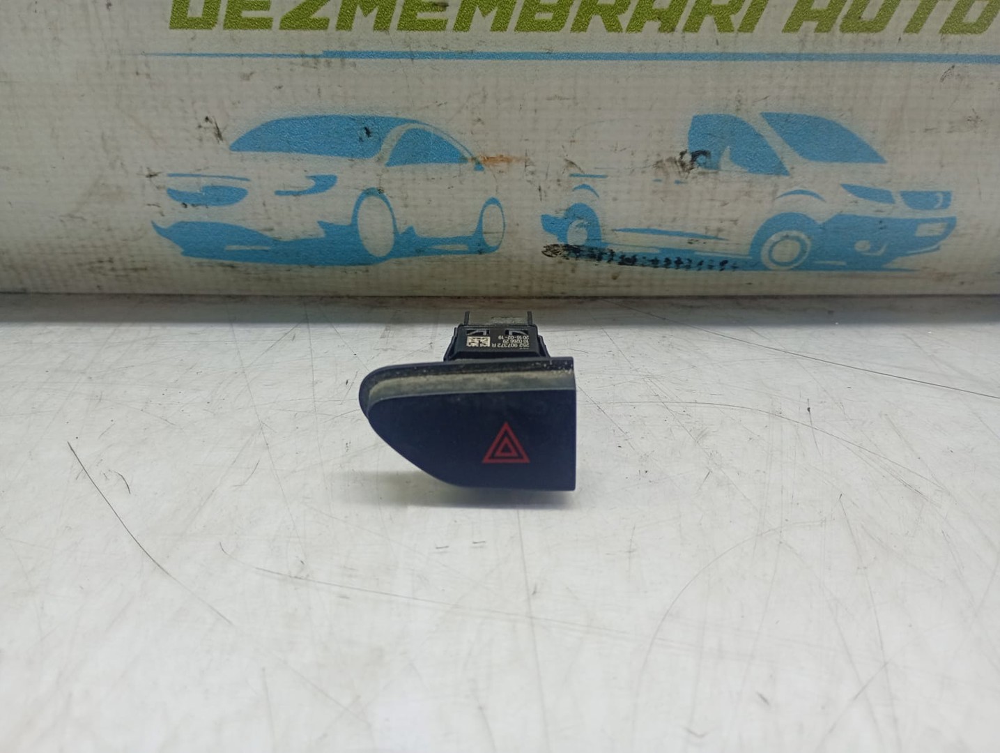 Buton avarii 252907372r Dacia Duster 1 (facelift) (2013 - 2017)