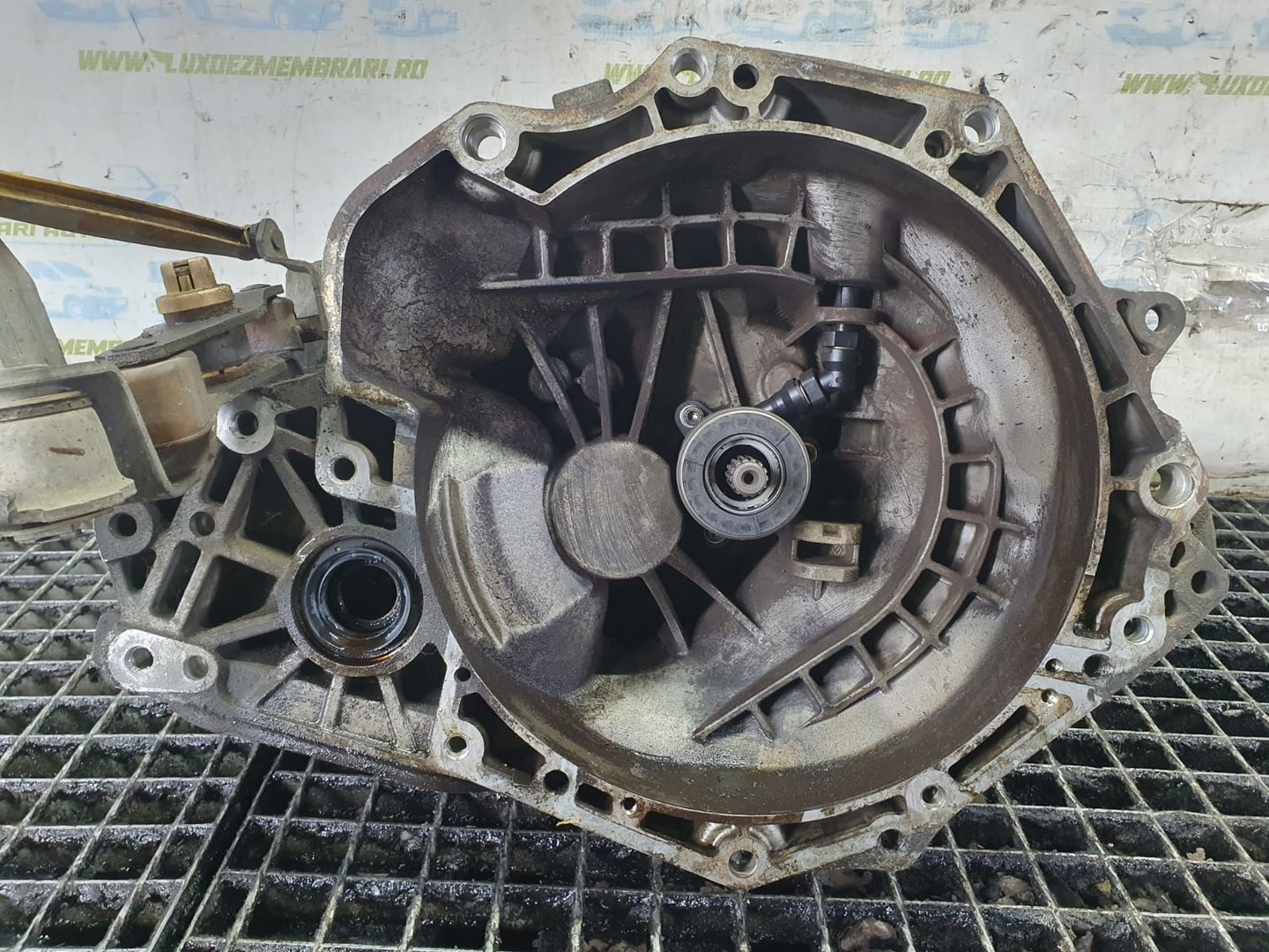 Cutie de viteze manuala 5 trepte 55565177 Opel Corsa D (2006 - 2011)