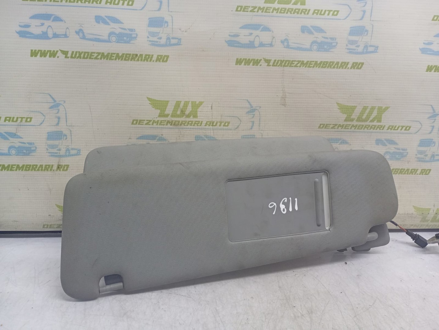 Parasolar stanga 7L6857551AC Volkswagen Touareg 1 (7L) (2002 - 2007)